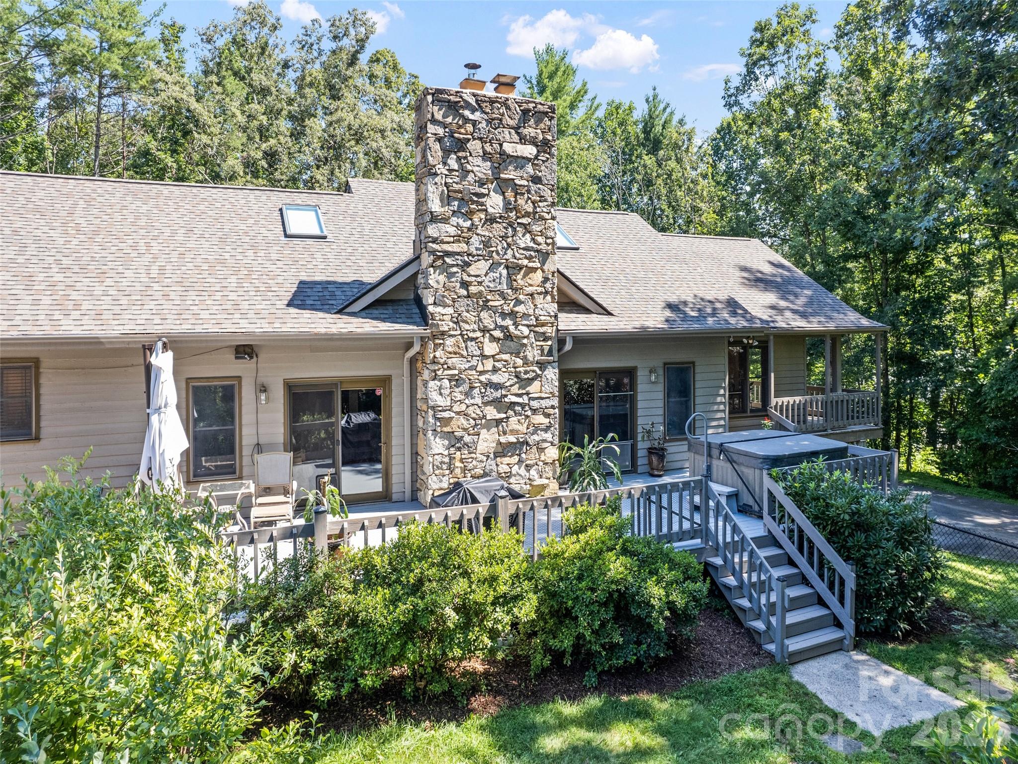 Single Family Residence at 58 Sedgewood Court, Fairview, photo 7 of 48