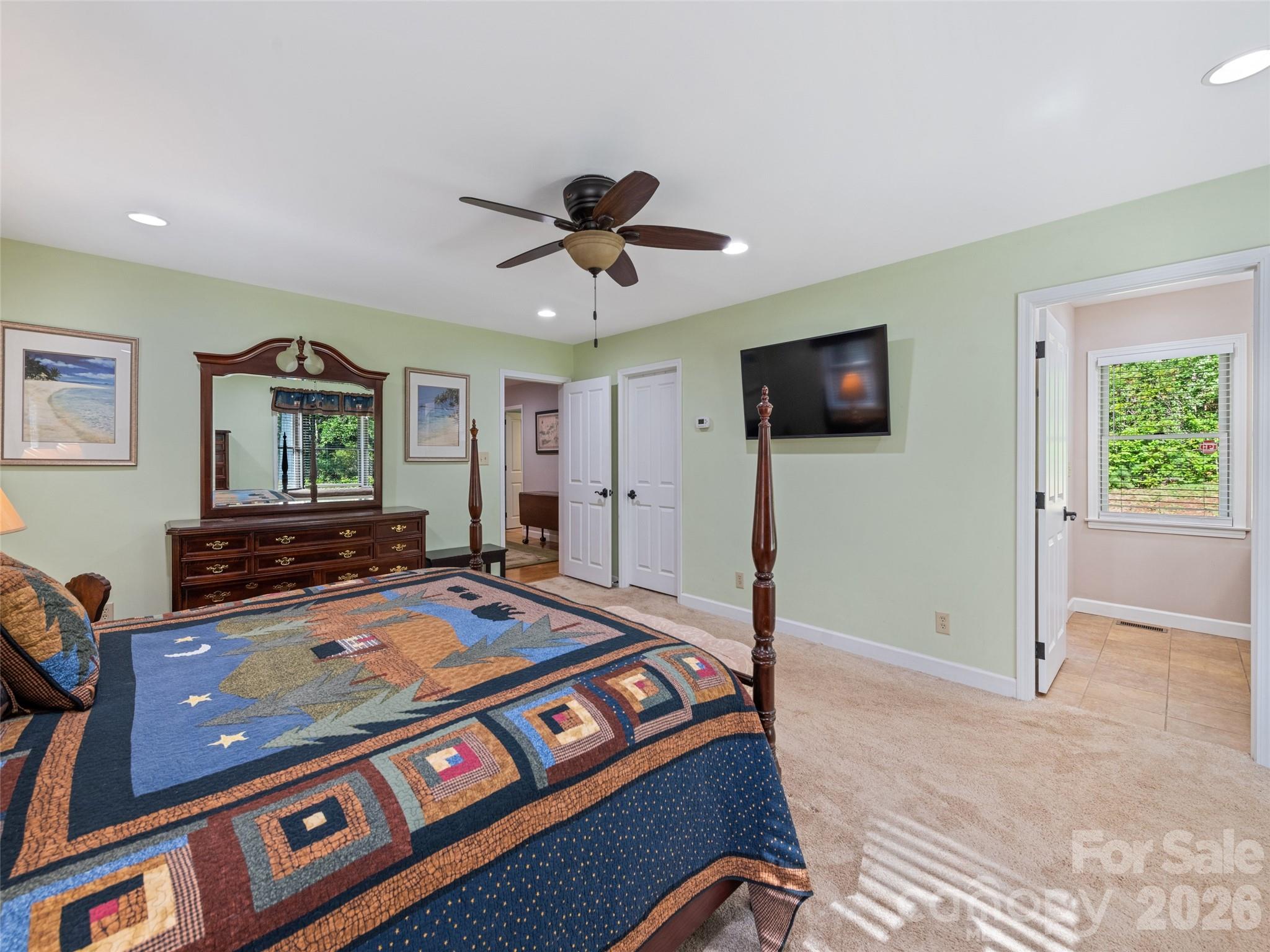 Single Family Residence at 58 Sedgewood Court, Fairview, photo 18 of 48