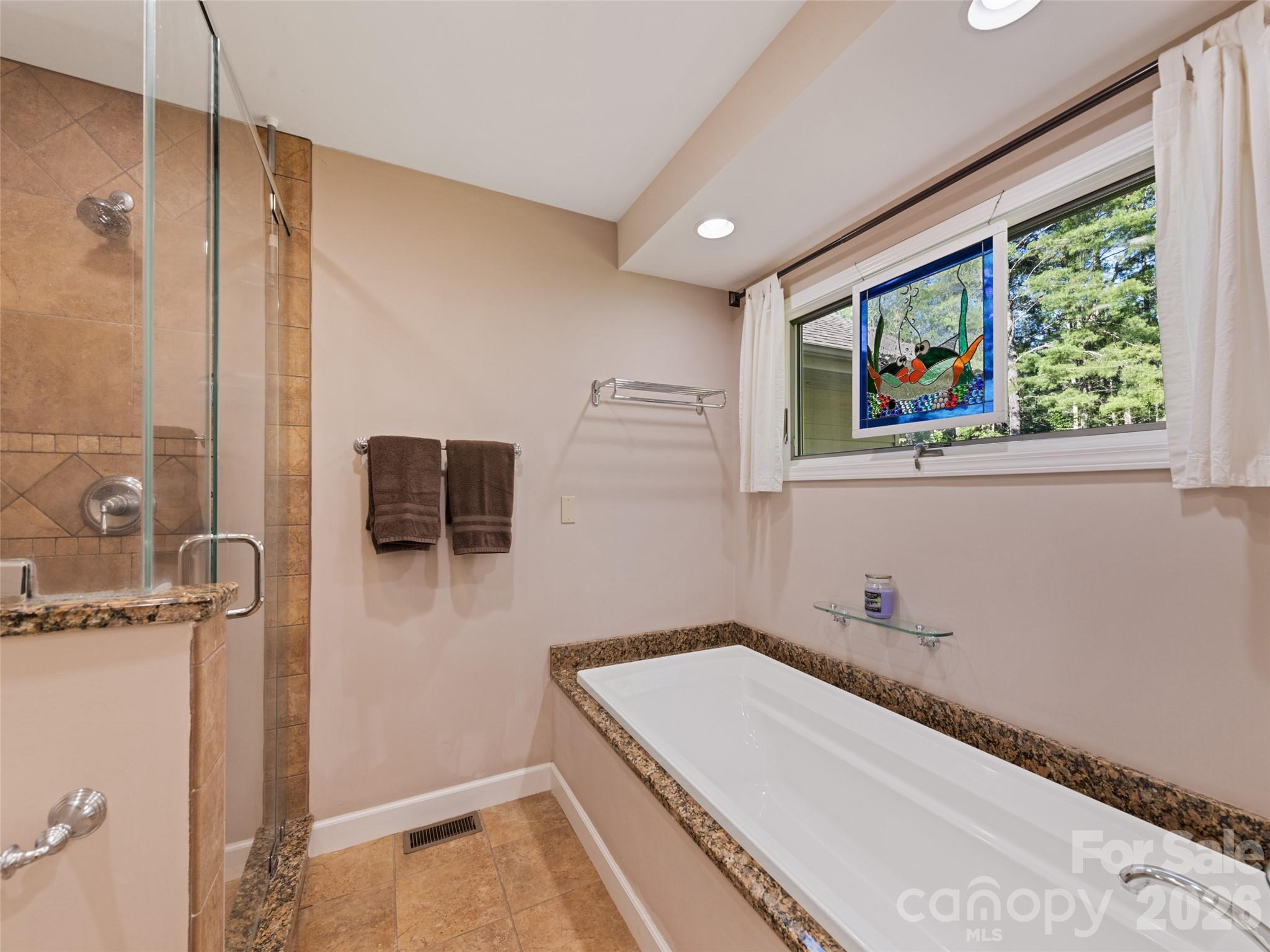 Single Family Residence at 58 Sedgewood Court, Fairview, photo 20 of 48