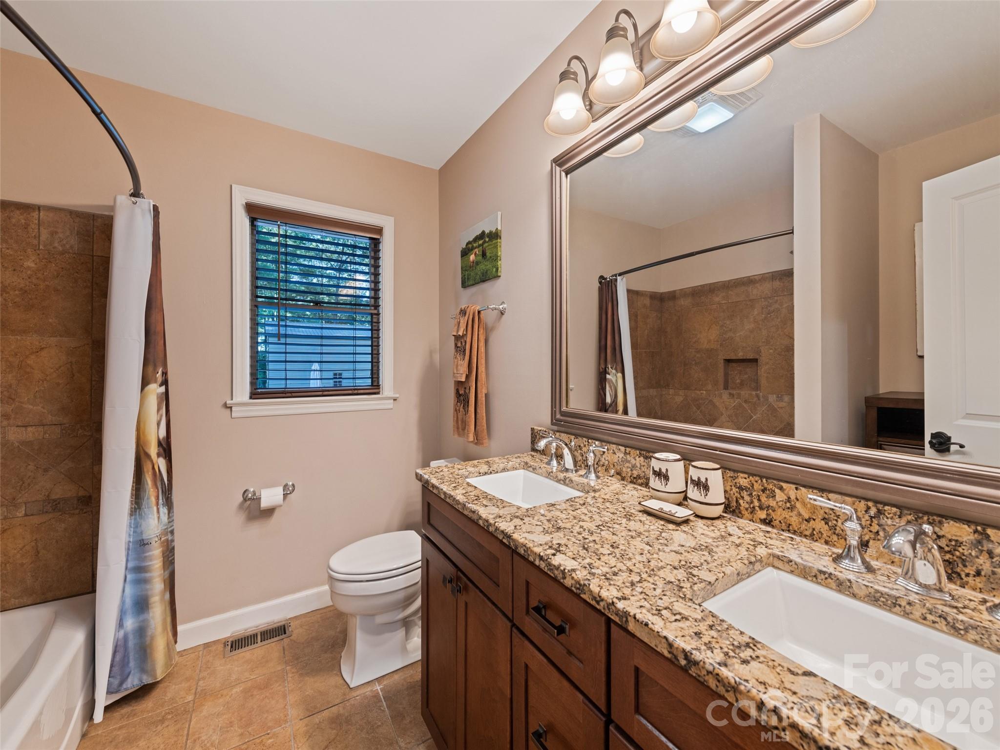 Single Family Residence at 58 Sedgewood Court, Fairview, photo 24 of 48