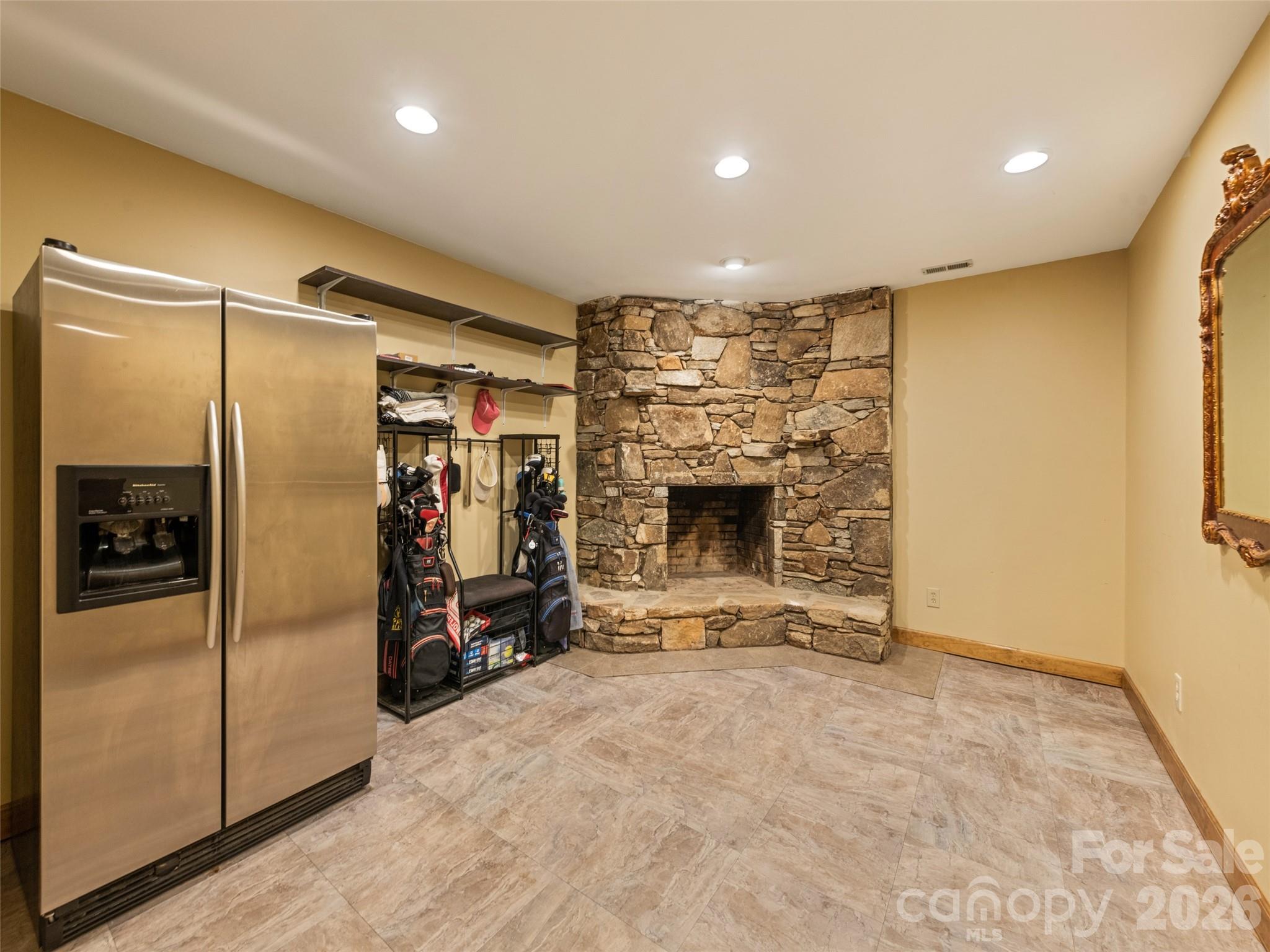 Single Family Residence at 58 Sedgewood Court, Fairview, photo 29 of 48
