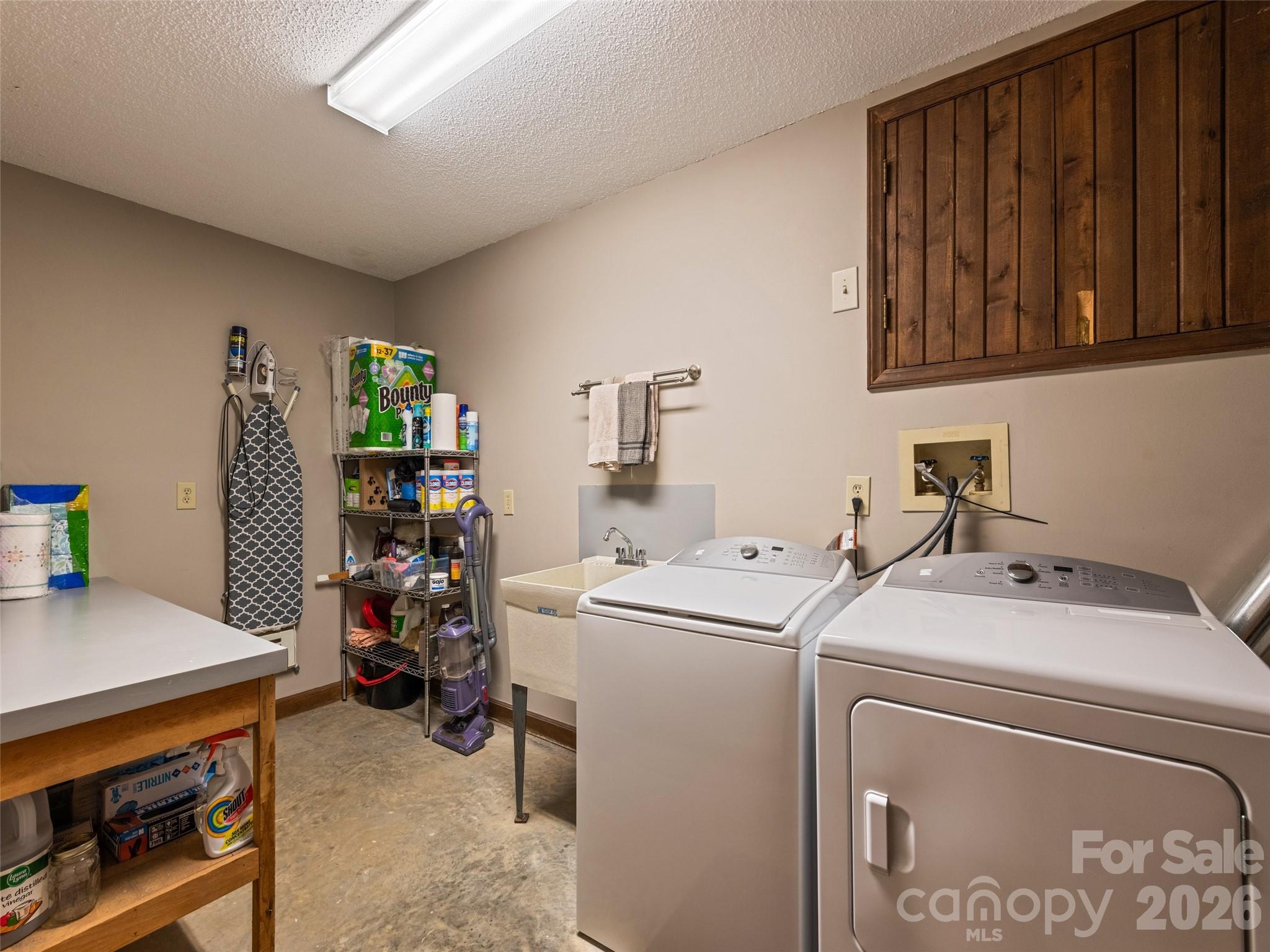 Single Family Residence at 58 Sedgewood Court, Fairview, photo 32 of 48