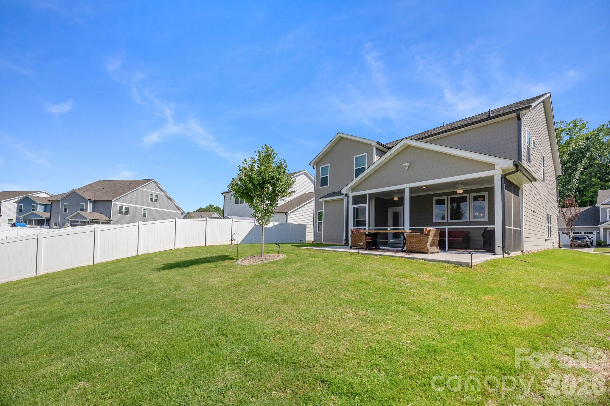 Beautiful lot with views of the tree save for the community - 5080 Mooreland Oaks Way, Mount Holly