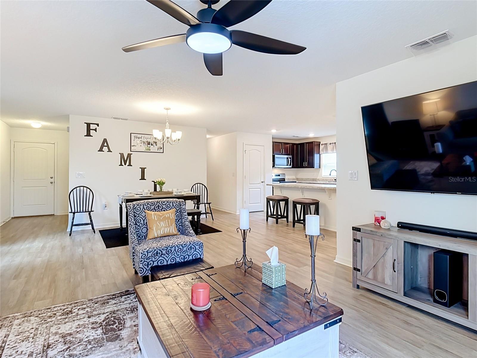Just minutes from highways, shopping, dining, golf courses, hospitals. - 386 PRESERVE POINTE BLVD, DAVENPORT