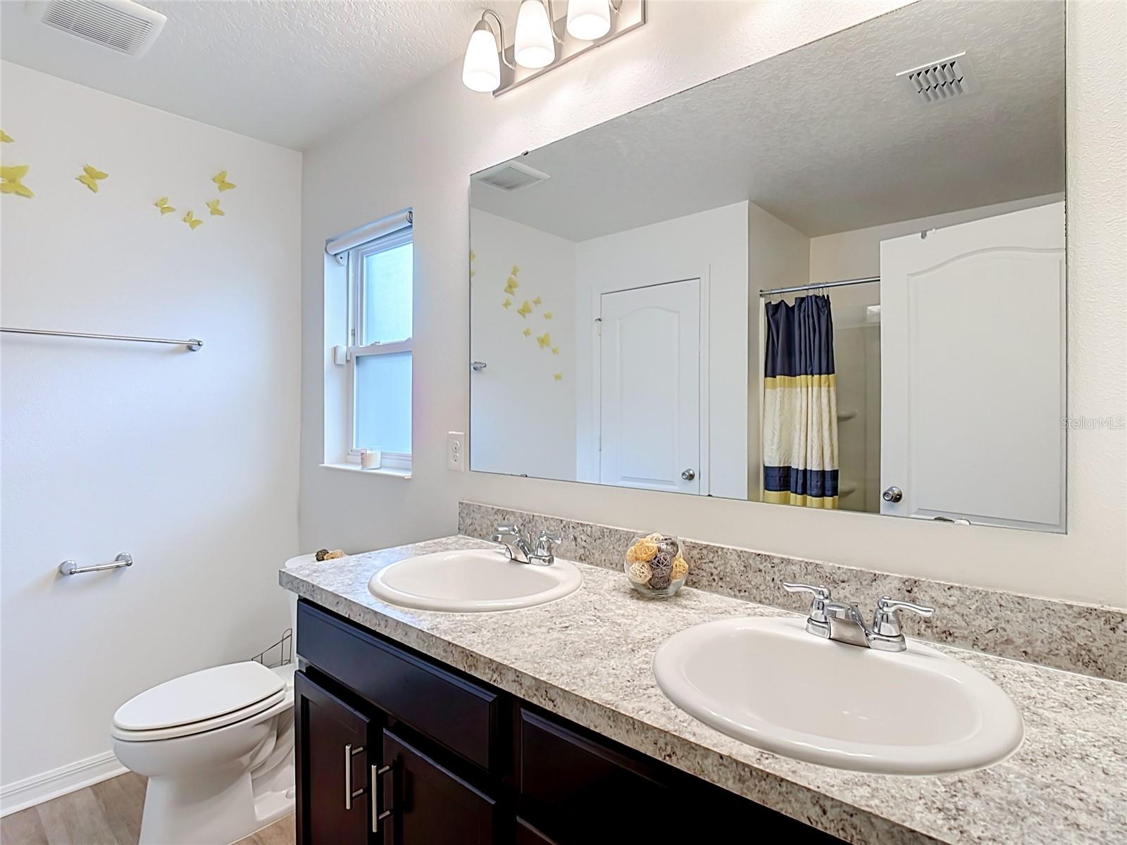 Owner's en-suite bathroom with dual sink - 386 PRESERVE POINTE BLVD, DAVENPORT
