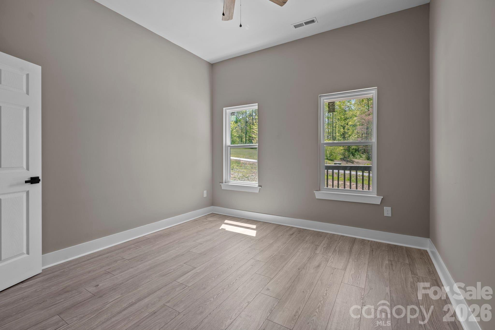 Single Family Residence at 79 Crystal Mountain Drive, Hendersonville, photo 16 of 24