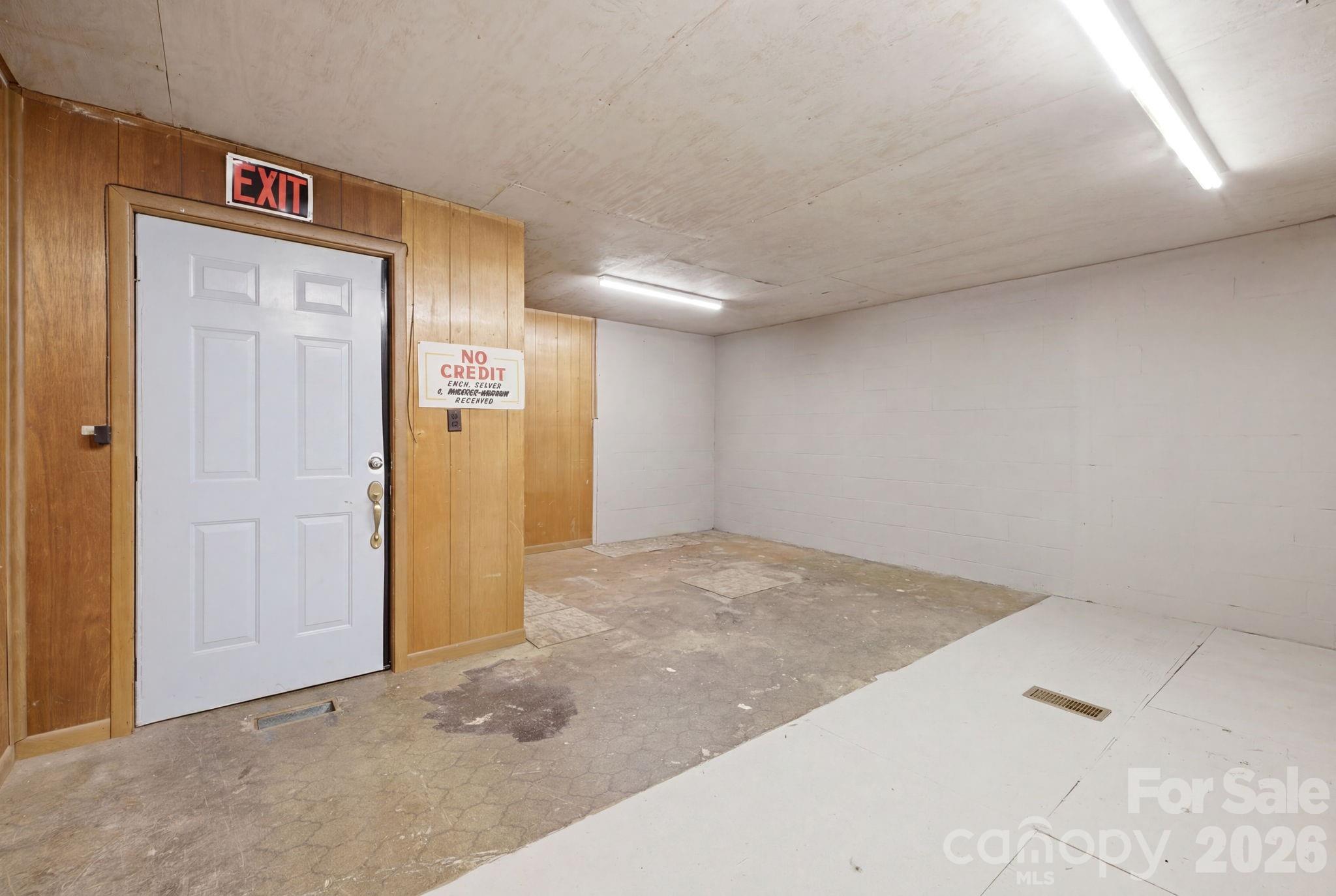 Free Standing Store at 2026 12th Avenue NE, Hickory, photo 18 of 28