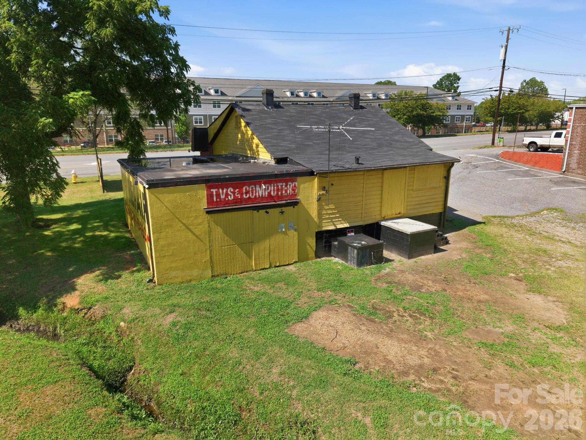 Free Standing Store at 2026 12th Avenue NE, Hickory, photo 21 of 28