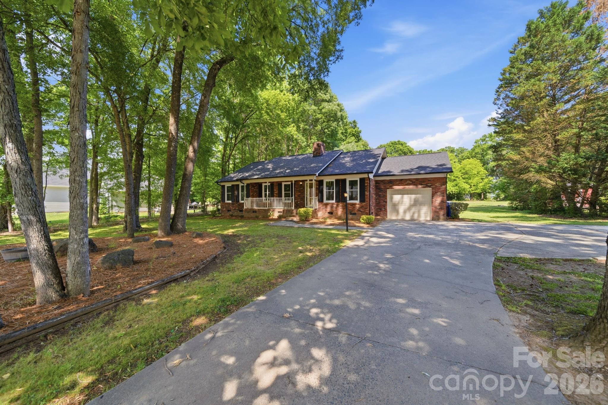Single Family Residence at 617 Autumn Drive, Harrisburg, photo 2 of 46