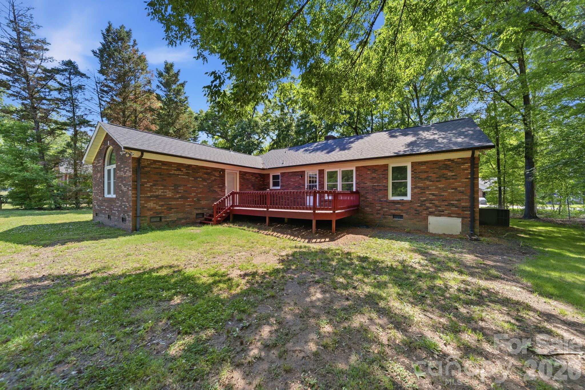 Single Family Residence at 617 Autumn Drive, Harrisburg, photo 6 of 46