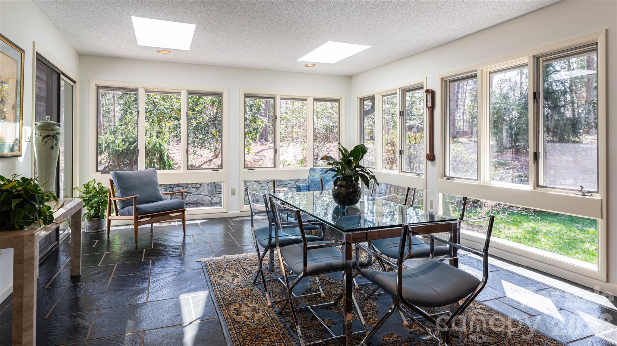 Single Family Residence at 12 Stuyvesant Crescent, Asheville, photo 4 of 45