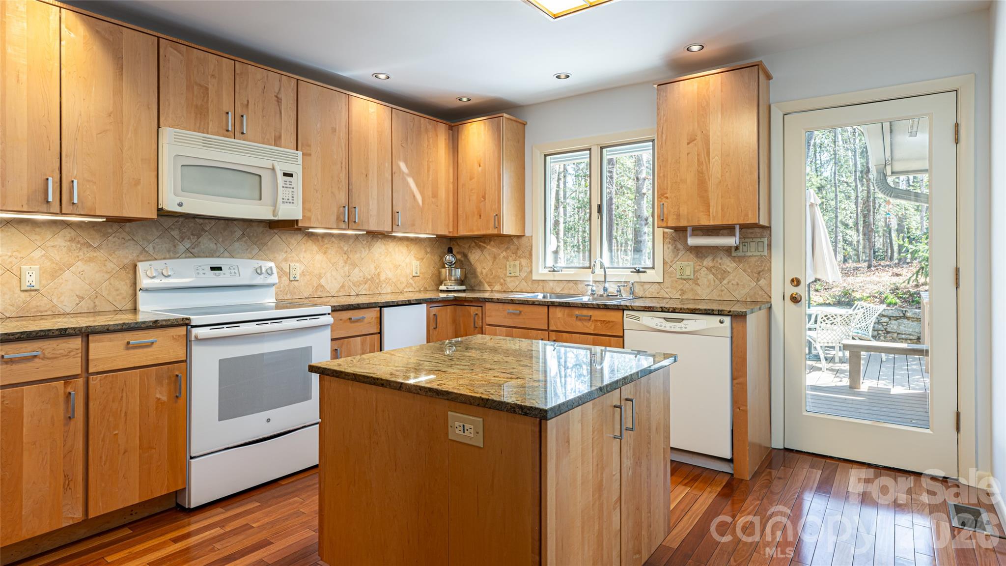Single Family Residence at 12 Stuyvesant Crescent, Asheville, photo 16 of 45