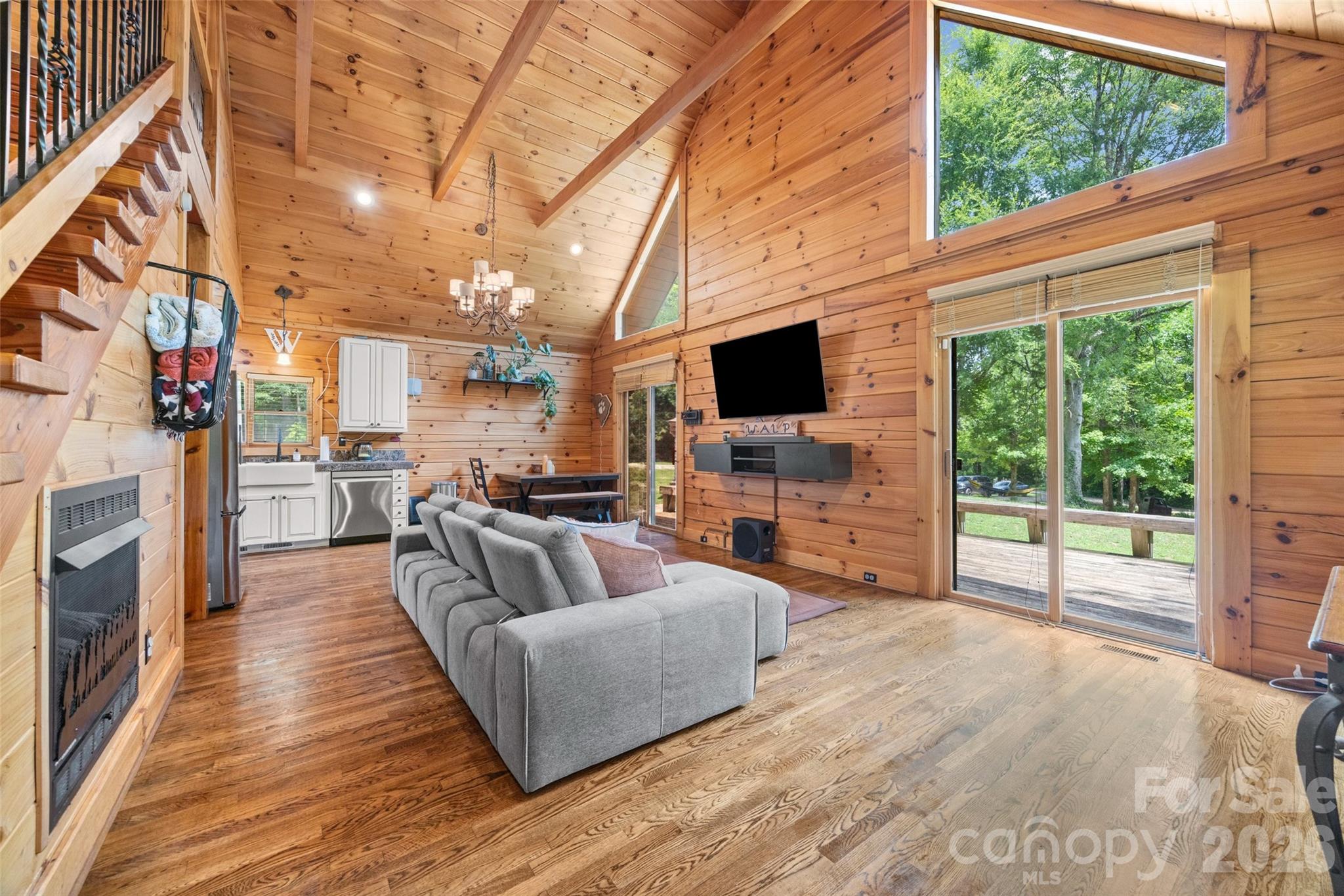 Great Room - 3448 Center Road, Chester