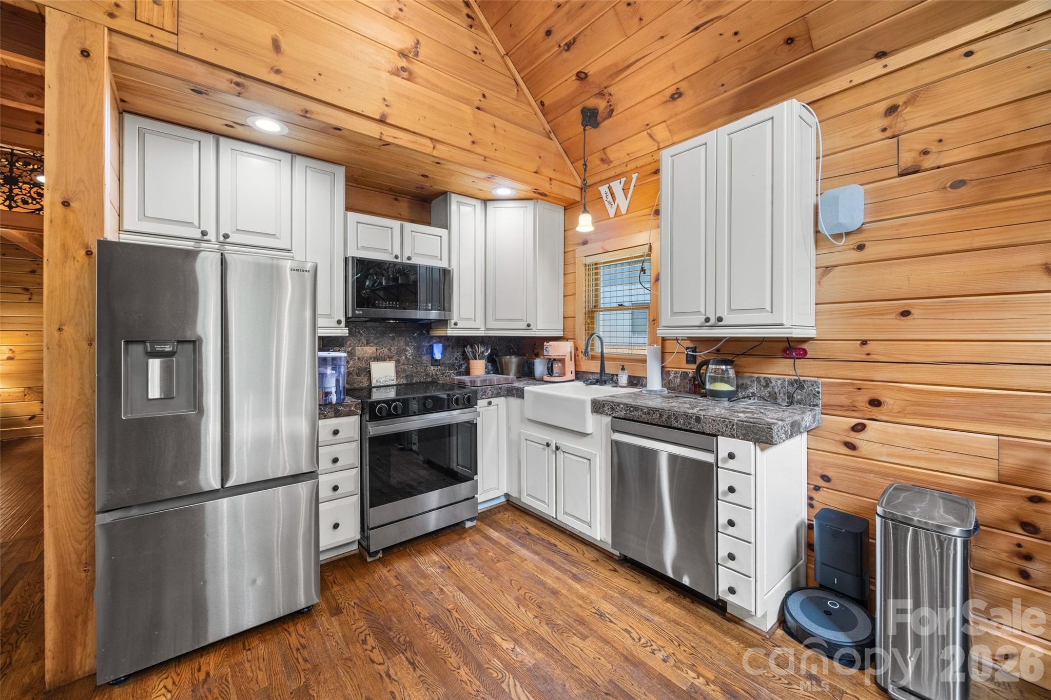 Kitchen - 3448 Center Road, Chester