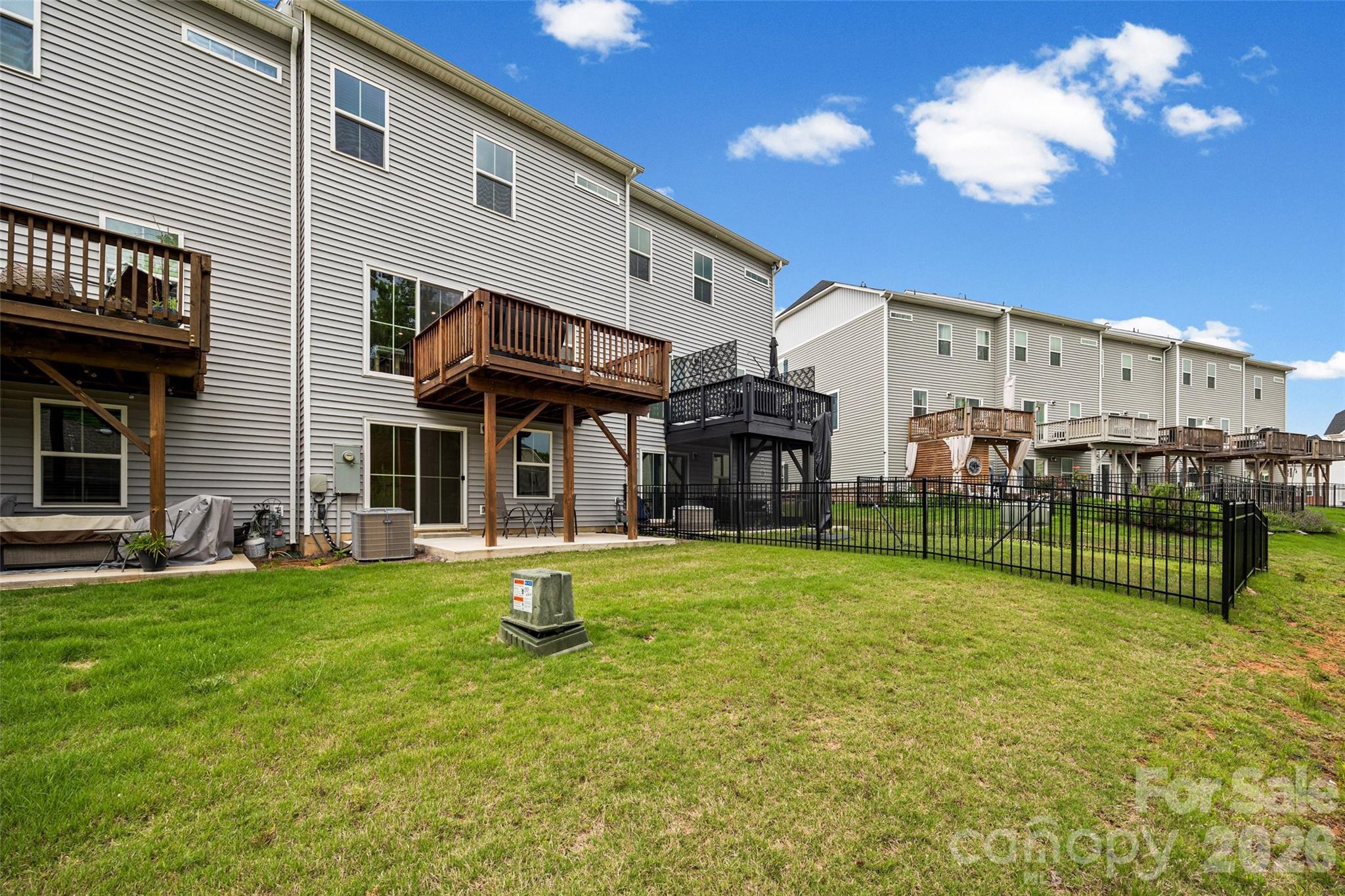 Townhouse at 2605 Grantham Place Drive, Fort Mill, photo 3 of 39