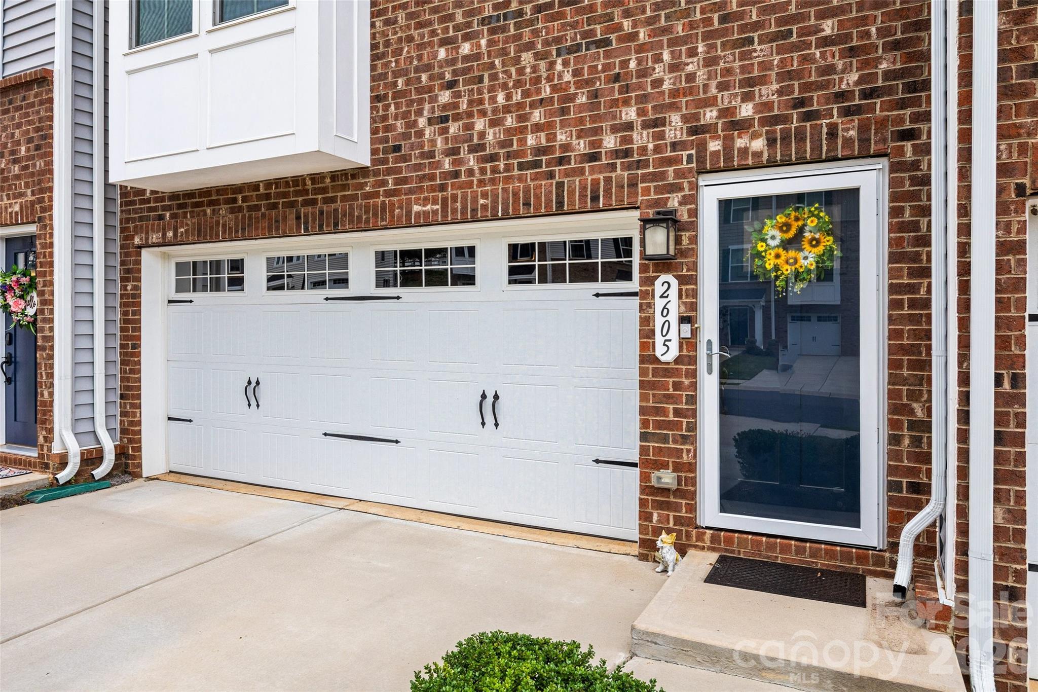 two car garage - 2605 Grantham Place Drive, Fort Mill
