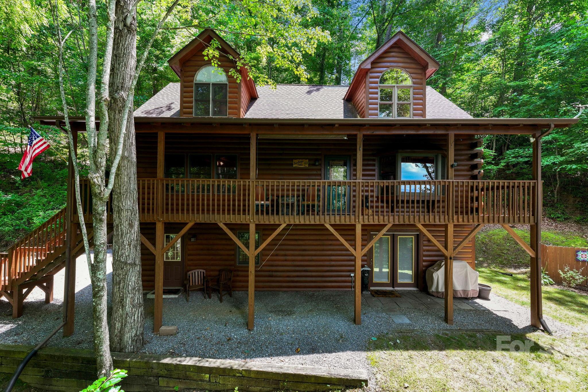 Single Family Residence at 394 Hickory Drive, Waynesville, photo 3 of 47