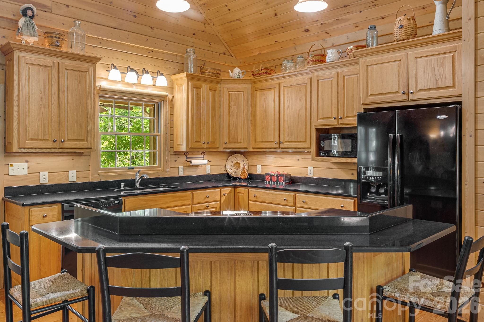 Single Family Residence at 240 Ravenswood Drive, Marion, photo 11 of 41