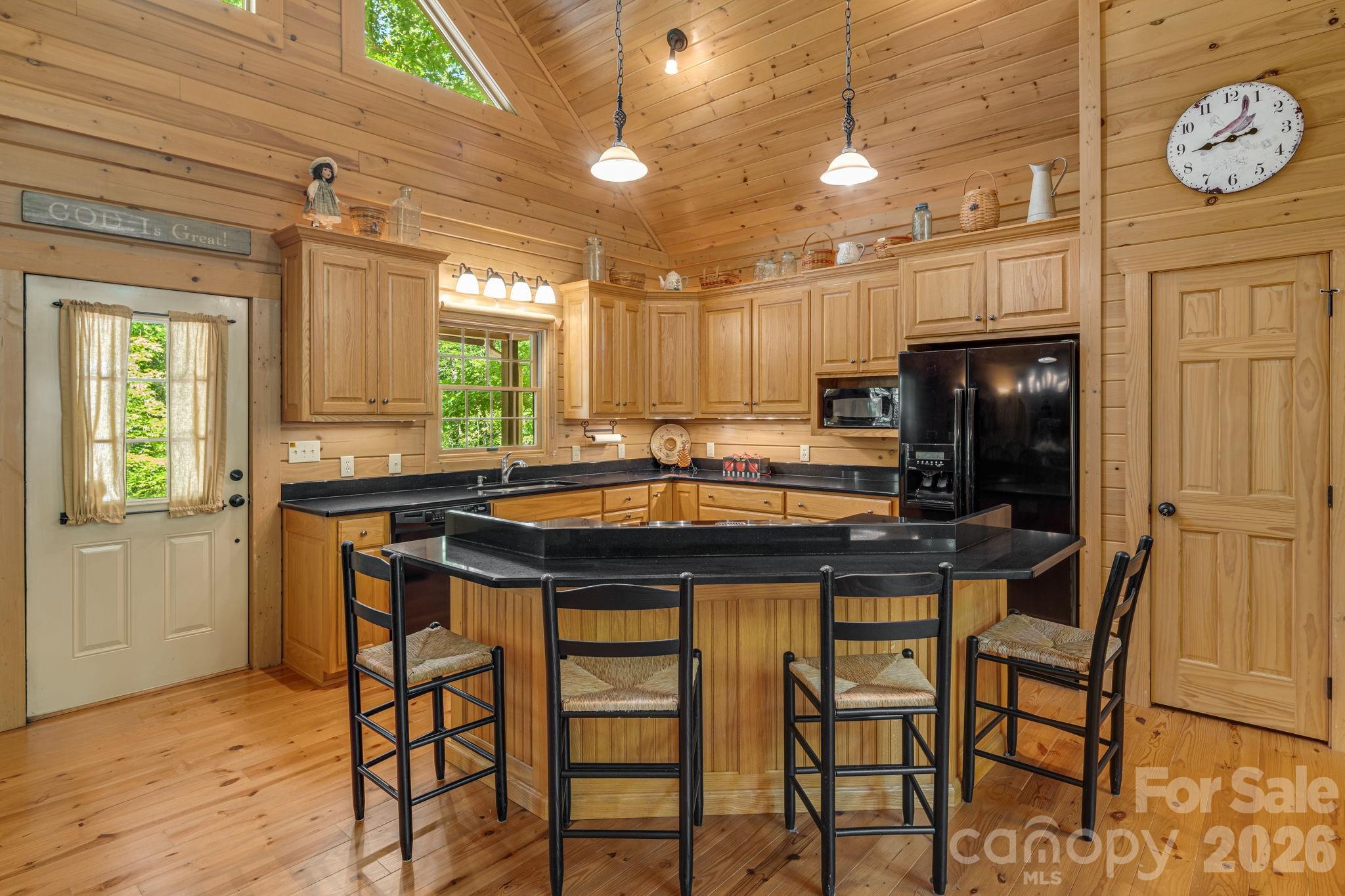 Single Family Residence at 240 Ravenswood Drive, Marion, photo 12 of 41