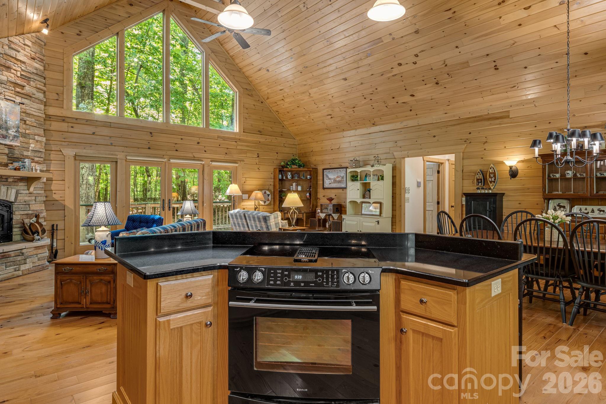 Single Family Residence at 240 Ravenswood Drive, Marion, photo 13 of 41