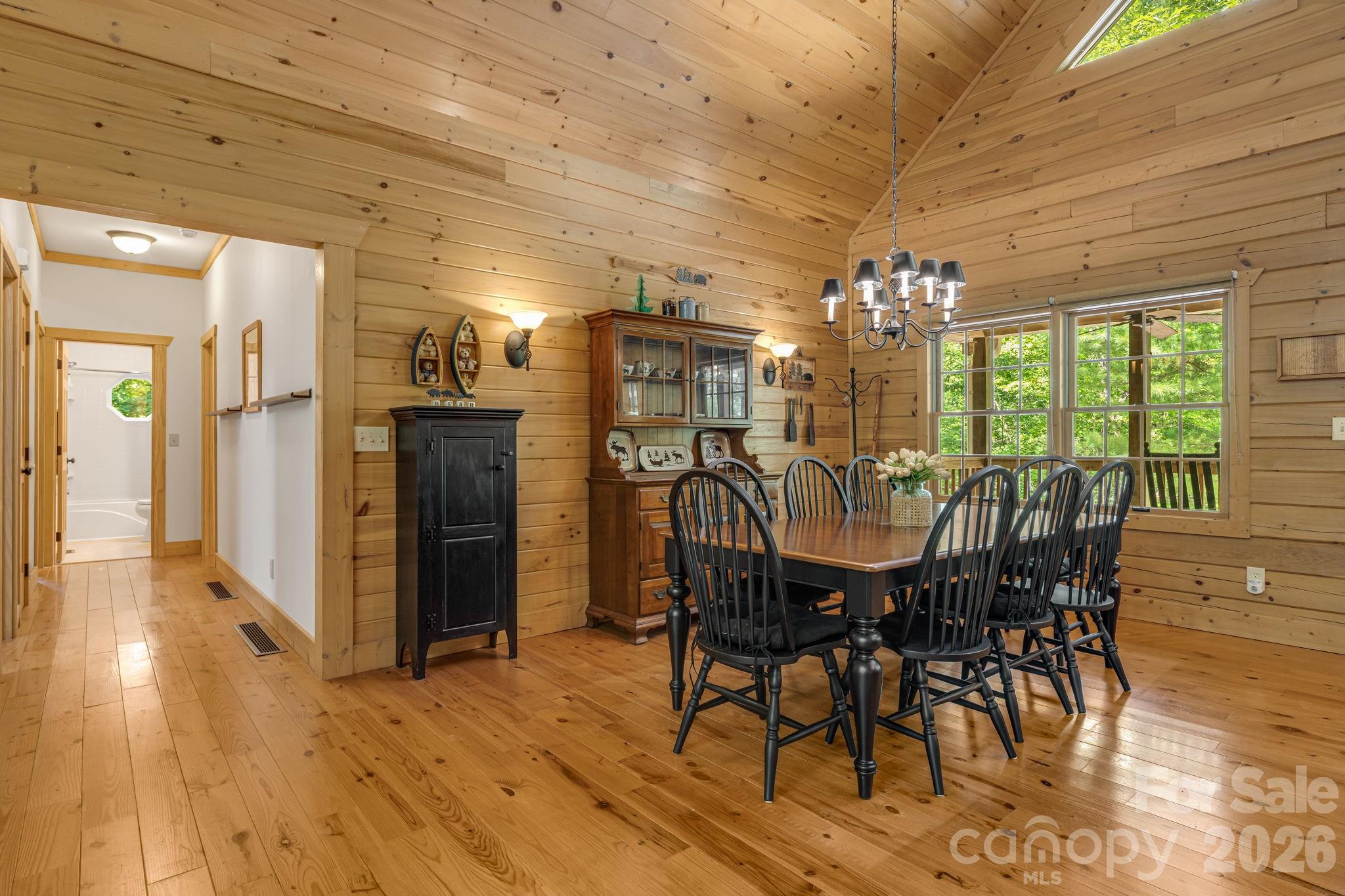 Single Family Residence at 240 Ravenswood Drive, Marion, photo 15 of 41