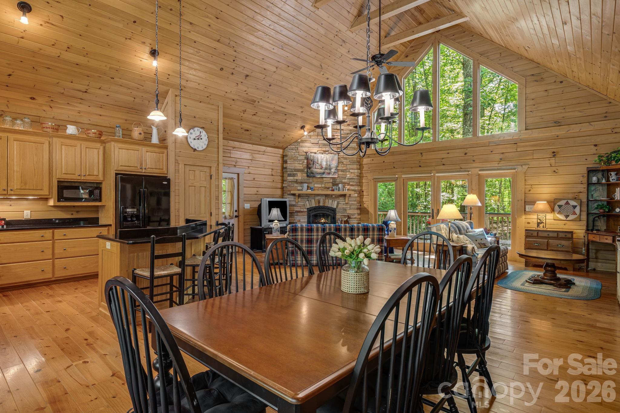 Single Family Residence at 240 Ravenswood Drive, Marion, photo 16 of 41