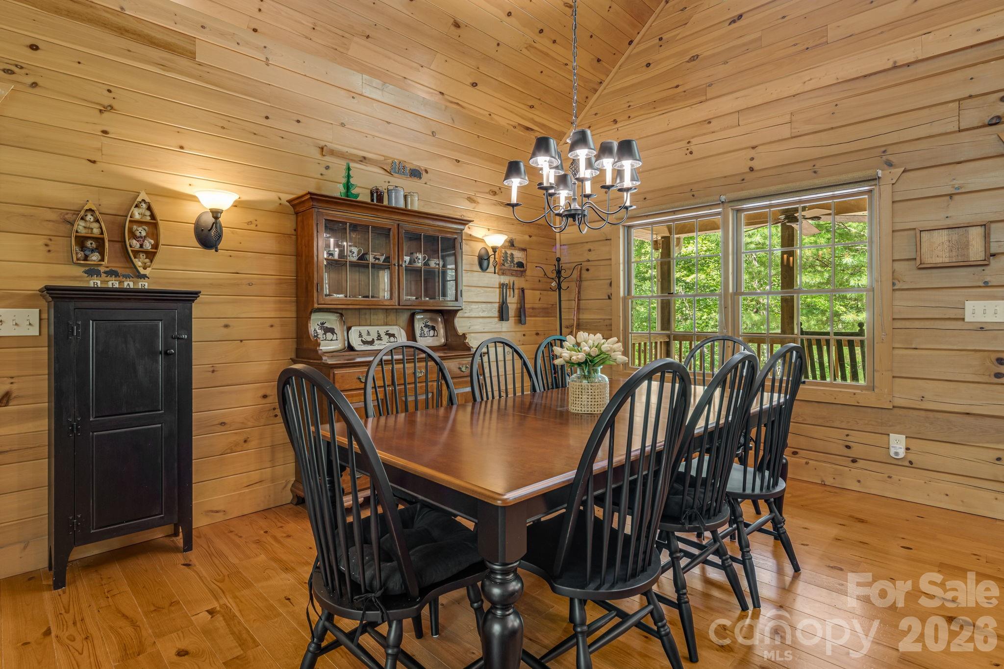 Single Family Residence at 240 Ravenswood Drive, Marion, photo 17 of 41