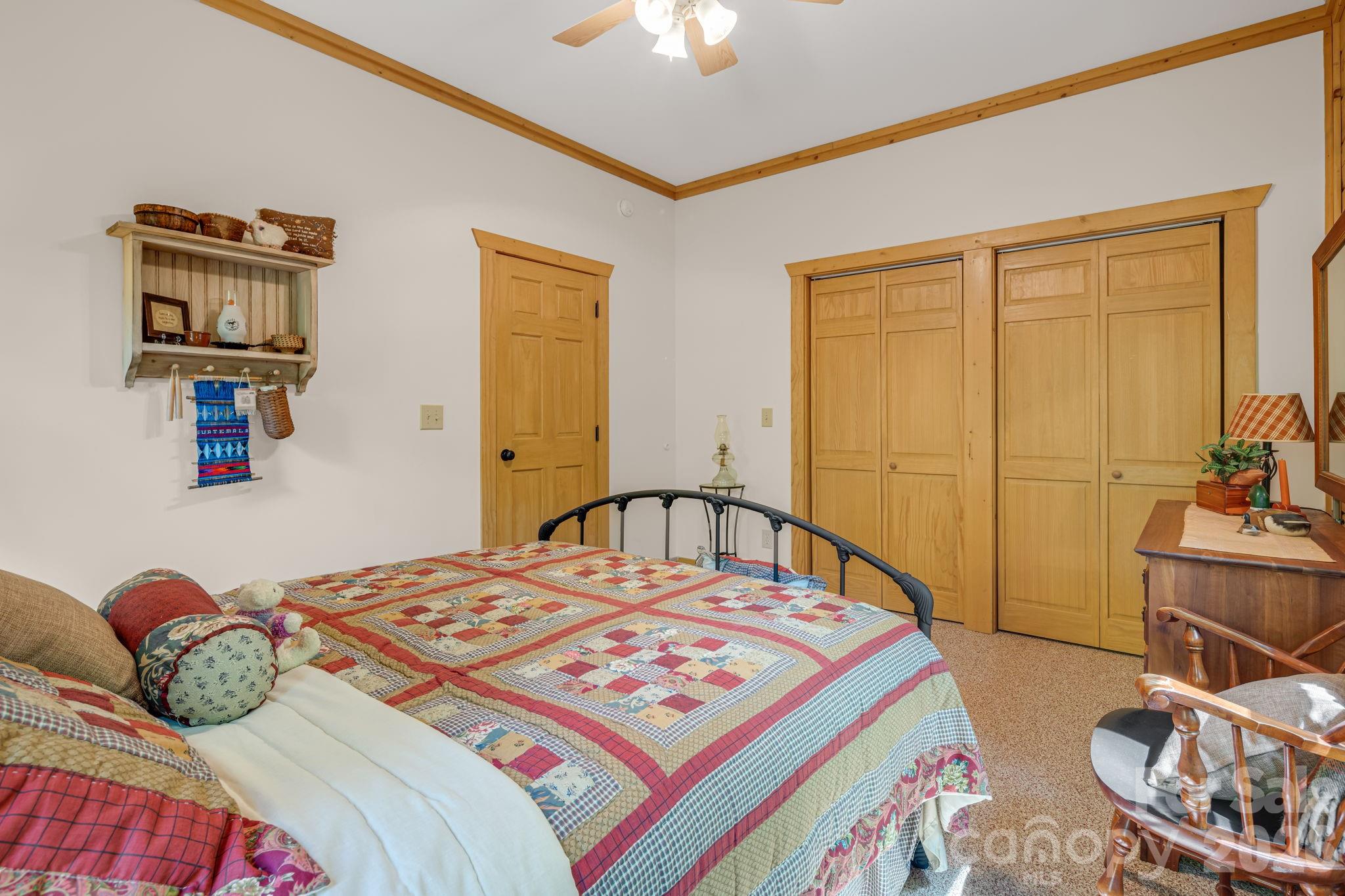 Single Family Residence at 240 Ravenswood Drive, Marion, photo 23 of 41