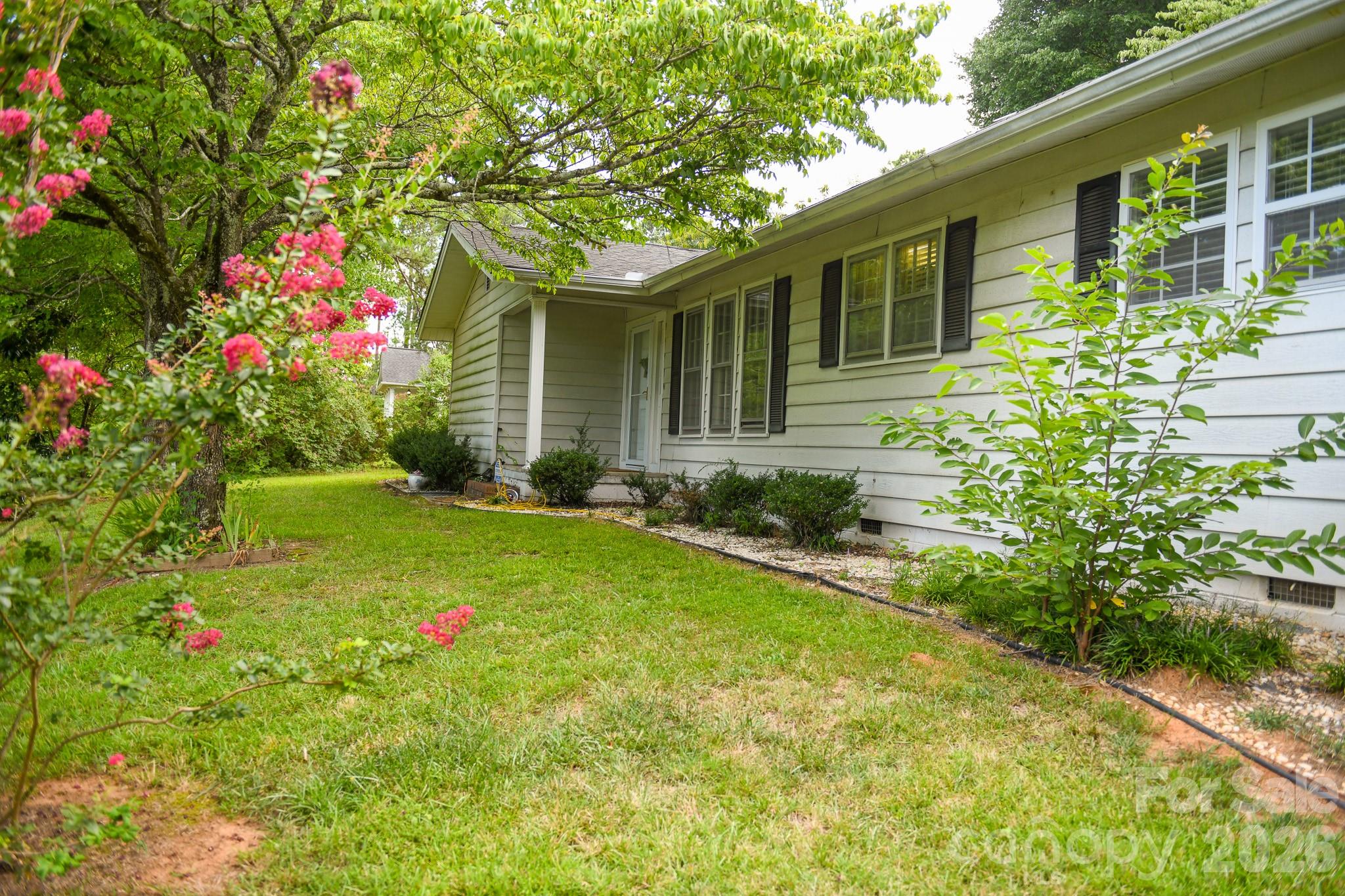 Single Family Residence at 616 Pineview Lakes Road, Chester, photo 5 of 25