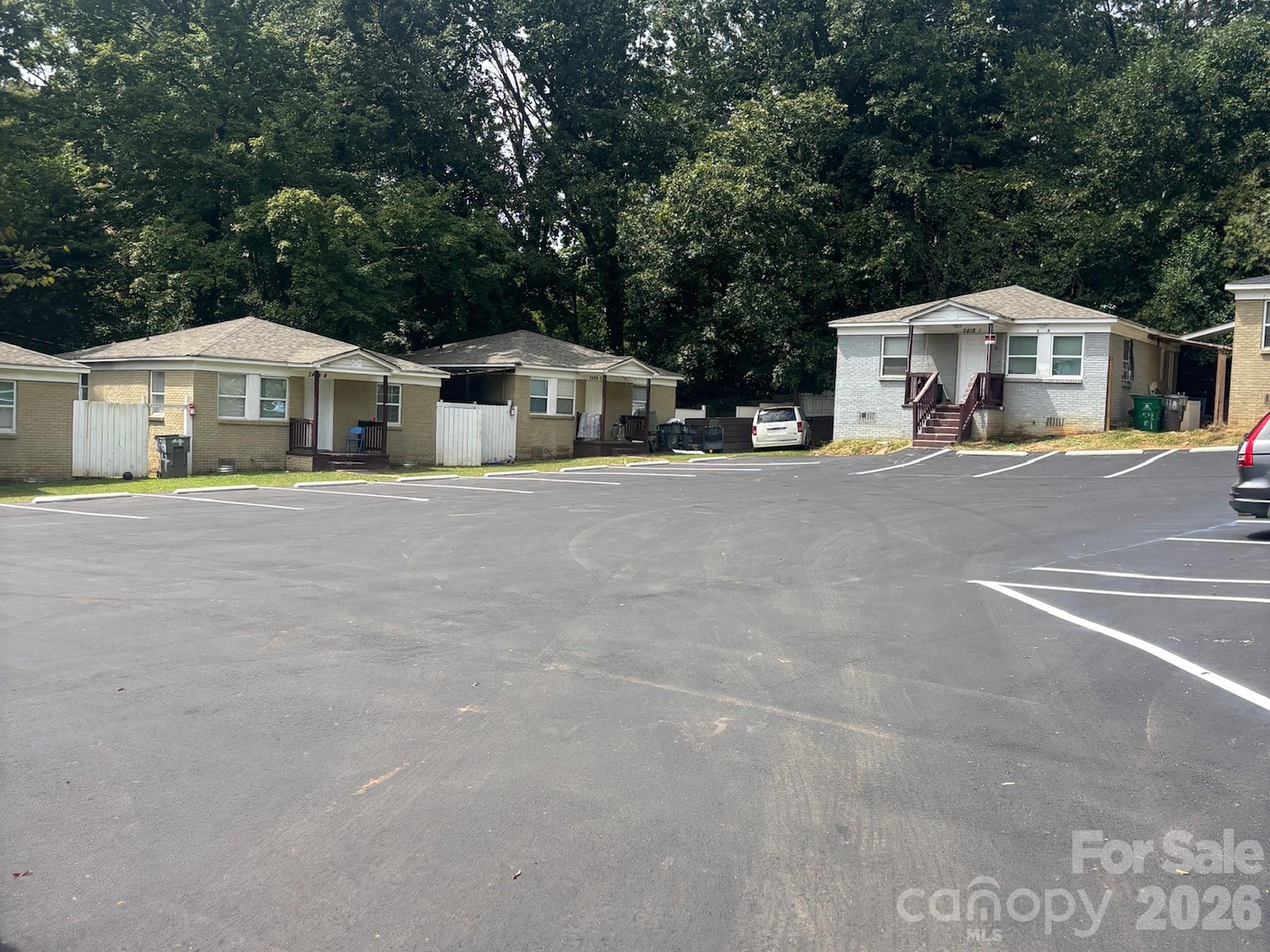 Apartment at 2416 Julia Avenue, Charlotte, photo 2 of 10
