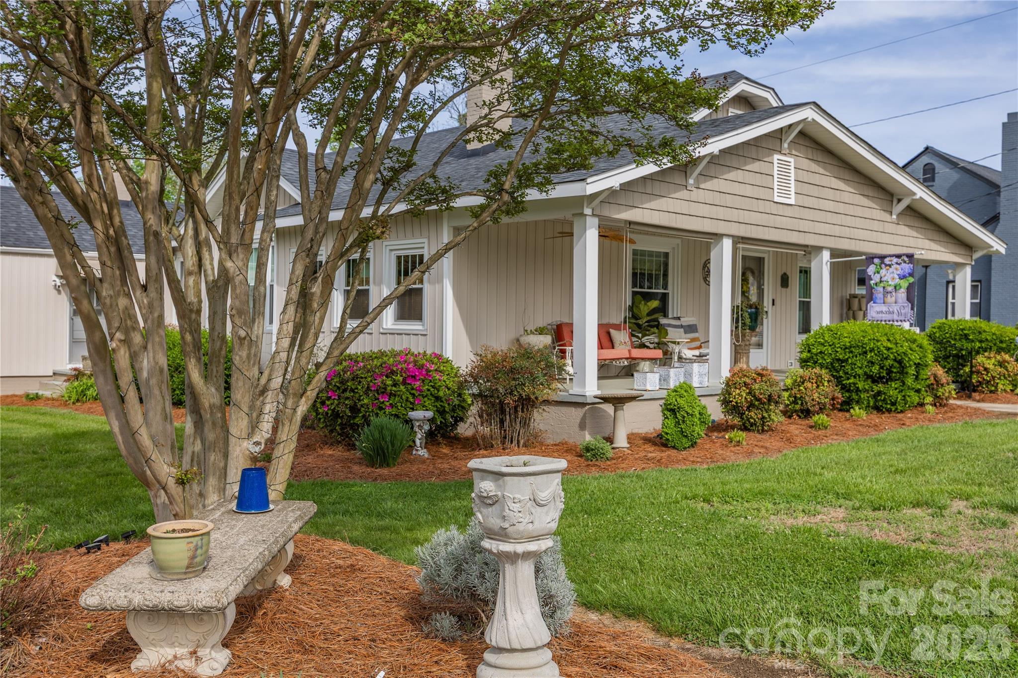 Manicured yard - 271 N Main Street, Denton