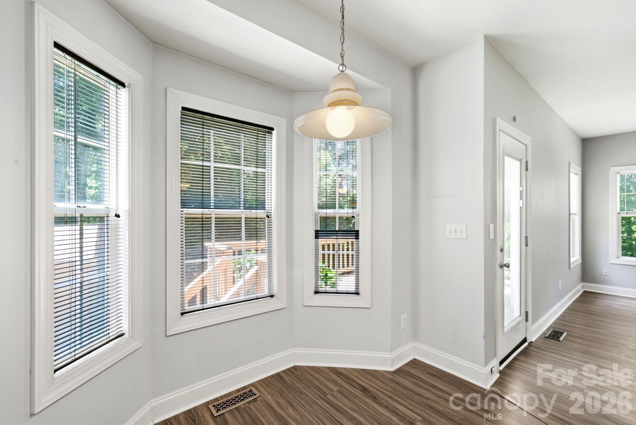 Single Family Residence at 137 Purple Finch Lane, Mooresville, photo 7 of 33