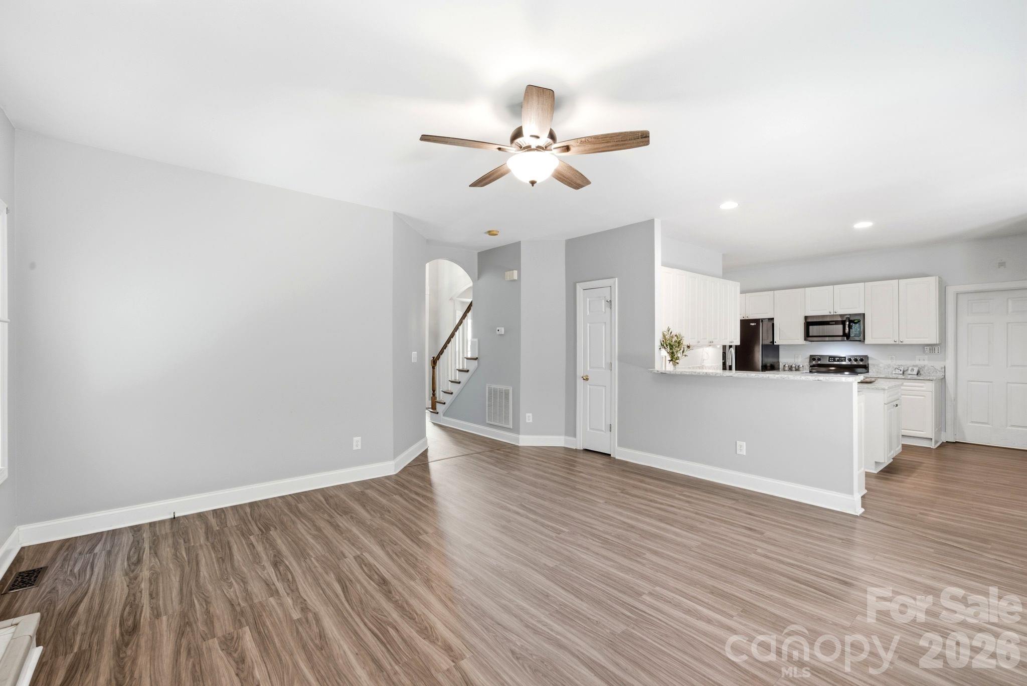 Single Family Residence at 137 Purple Finch Lane, Mooresville, photo 9 of 33