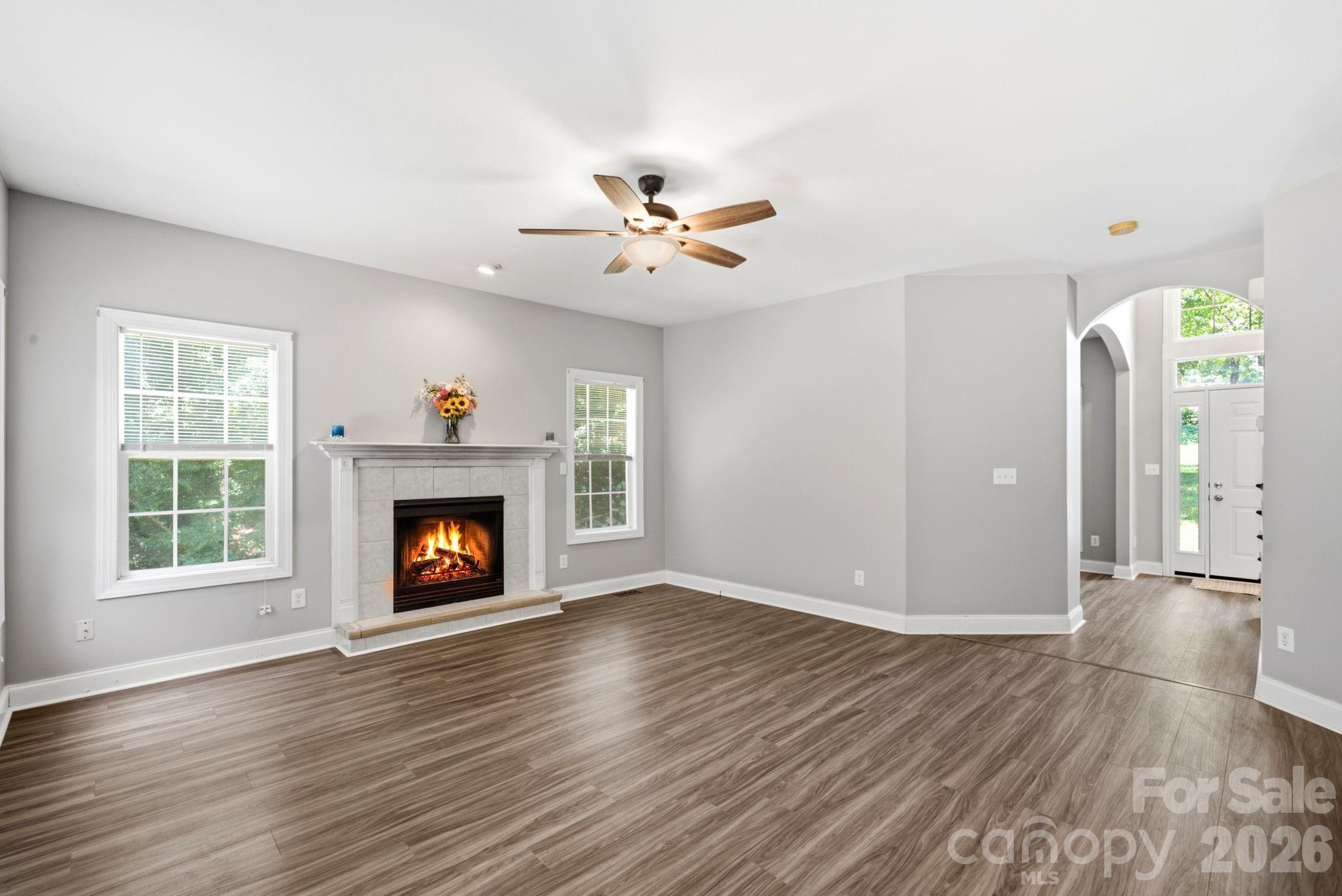 Single Family Residence at 137 Purple Finch Lane, Mooresville, photo 10 of 33