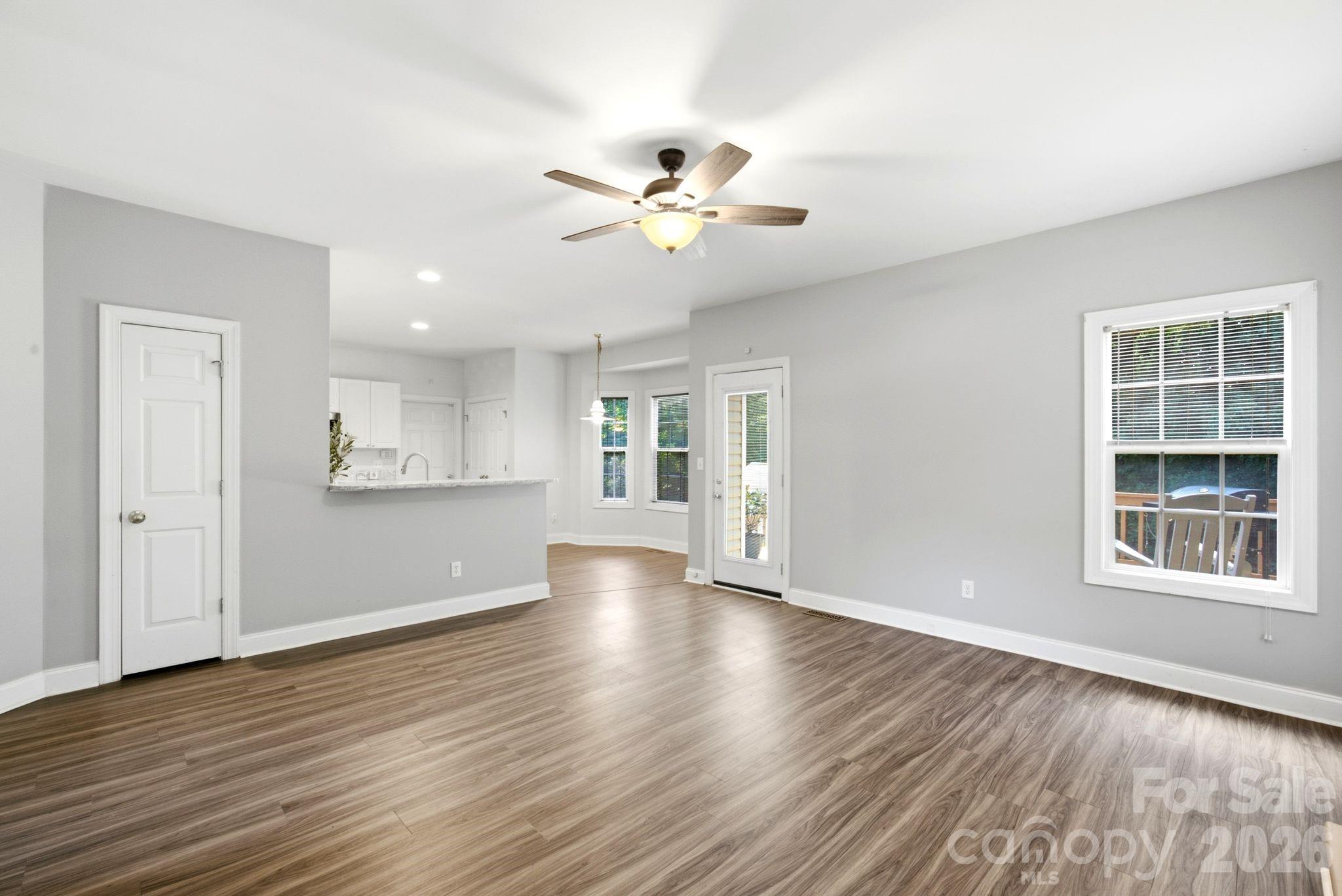 Single Family Residence at 137 Purple Finch Lane, Mooresville, photo 11 of 33