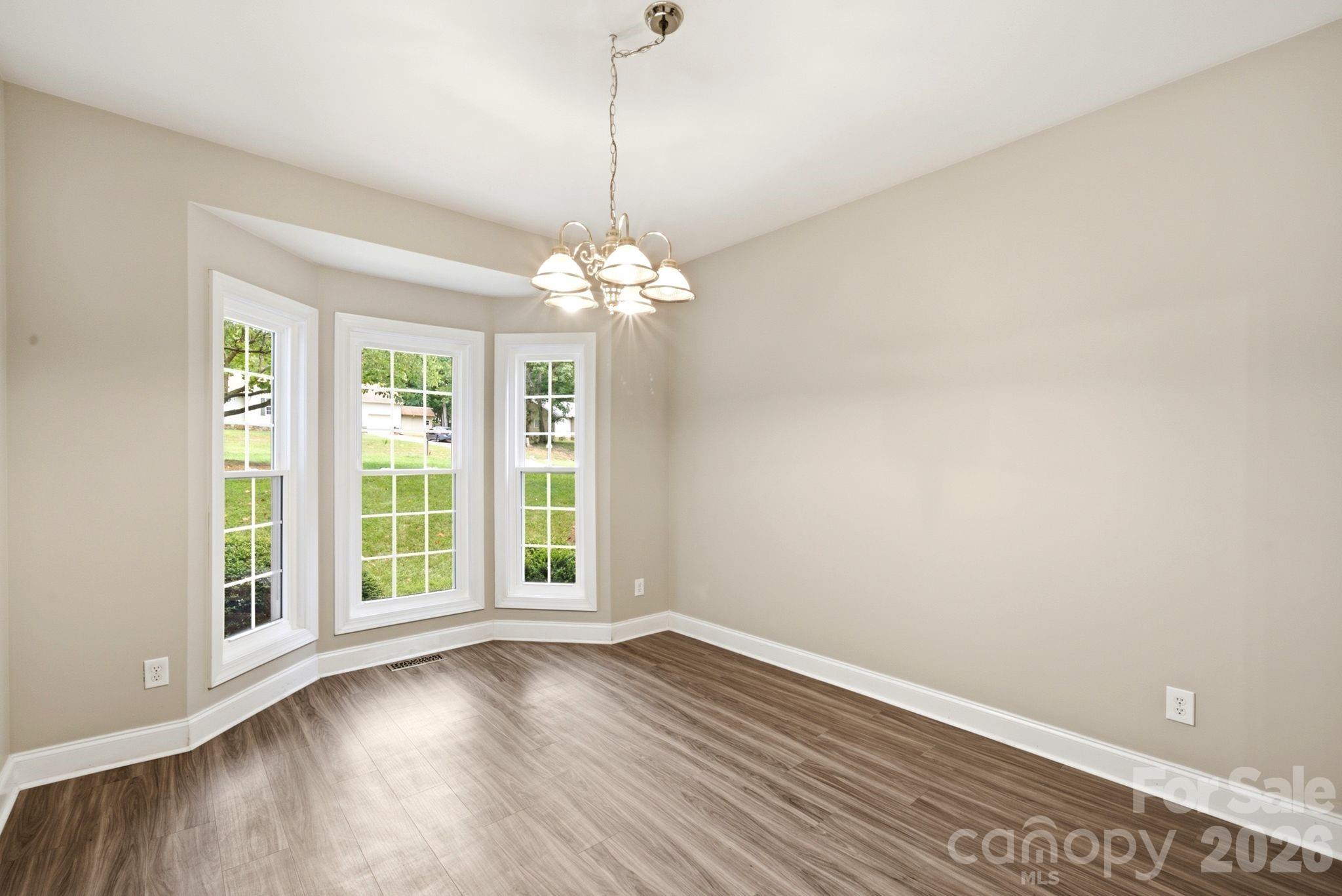 Single Family Residence at 137 Purple Finch Lane, Mooresville, photo 13 of 33