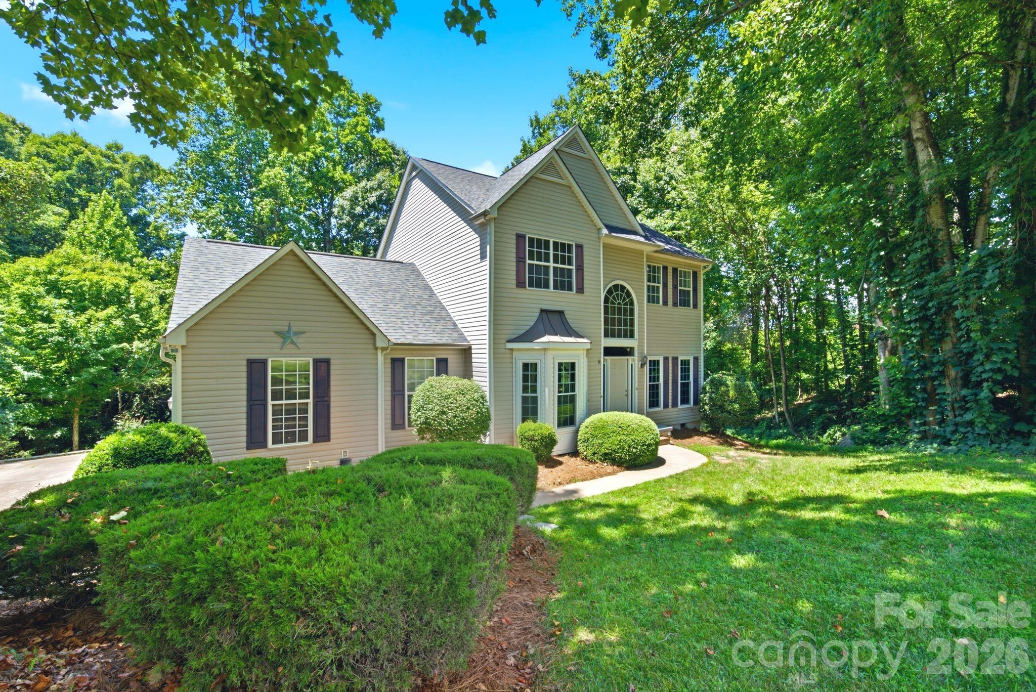 Single Family Residence at 137 Purple Finch Lane, Mooresville, photo 3 of 33