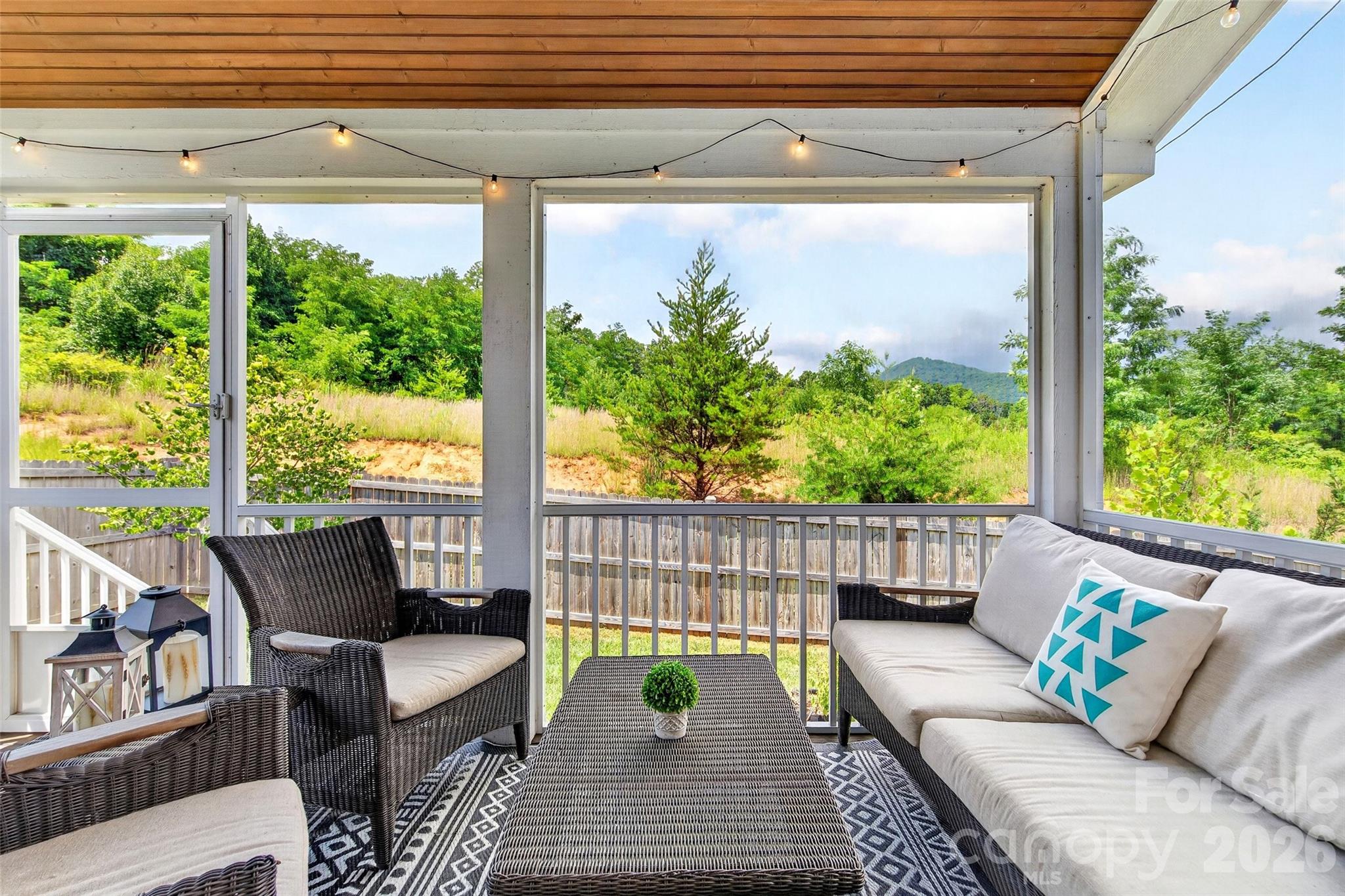 Single Family Residence at 22 Tudor Way, Black Mountain, photo 21 of 48