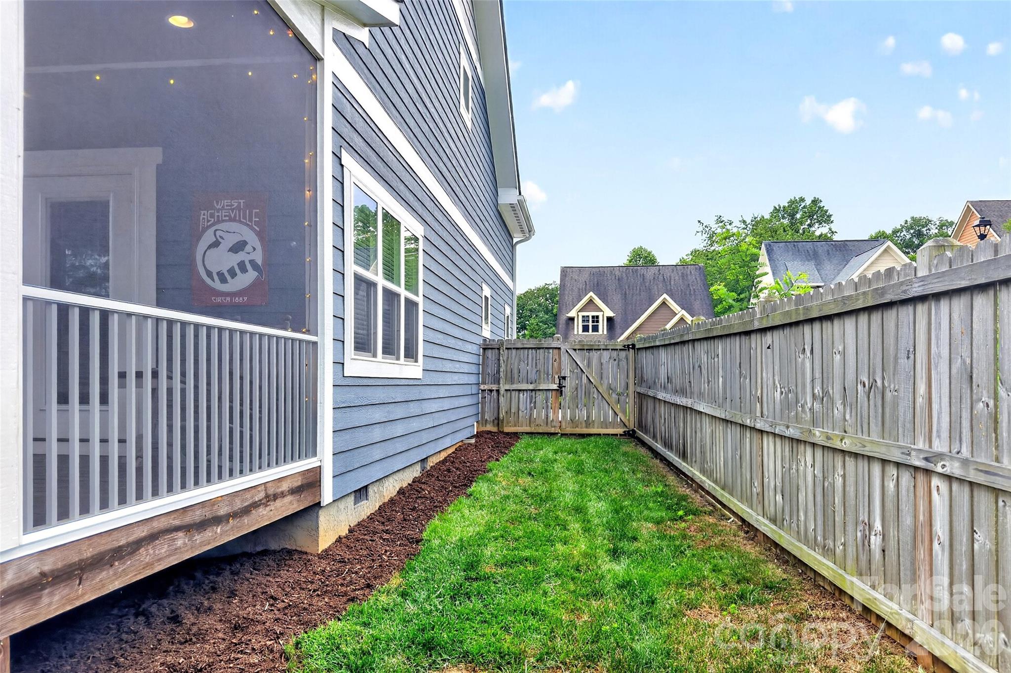 Single Family Residence at 22 Tudor Way, Black Mountain, photo 44 of 48
