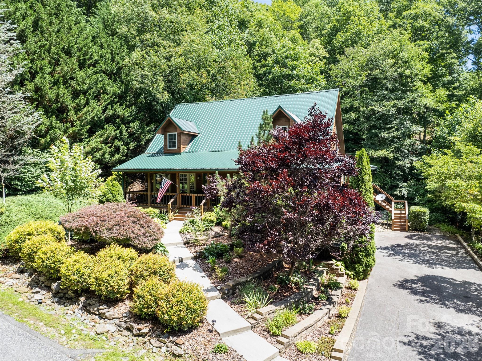 Single Family Residence at 612 Brannon Forest Drive, Waynesville, photo 2 of 47