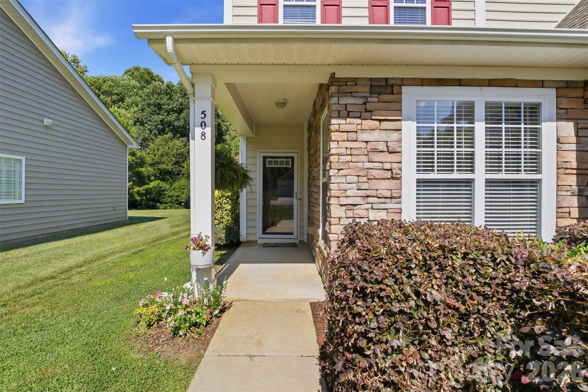 Single Family Residence at 508 Sugar Tree Drive, Rock Hill, photo 2 of 33