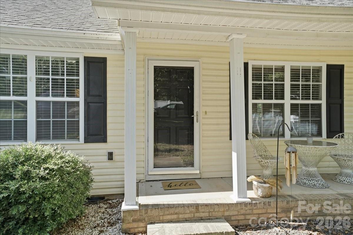 Single Family Residence at 4089 Fallen Pine Road, Sherrills Ford, photo 5 of 25
