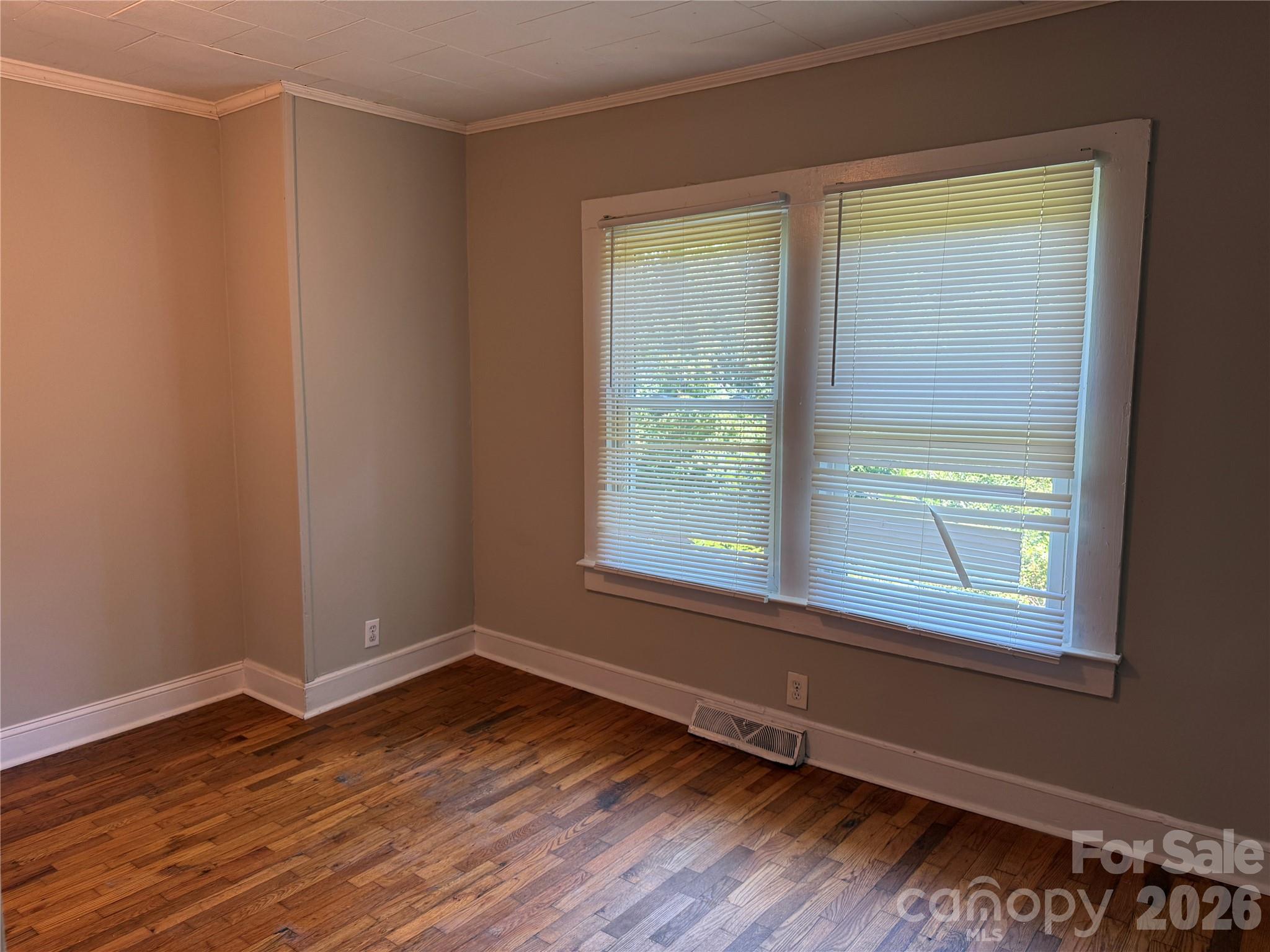 Single Family Residence at 514 S Avon Street, Gastonia, photo 2 of 13