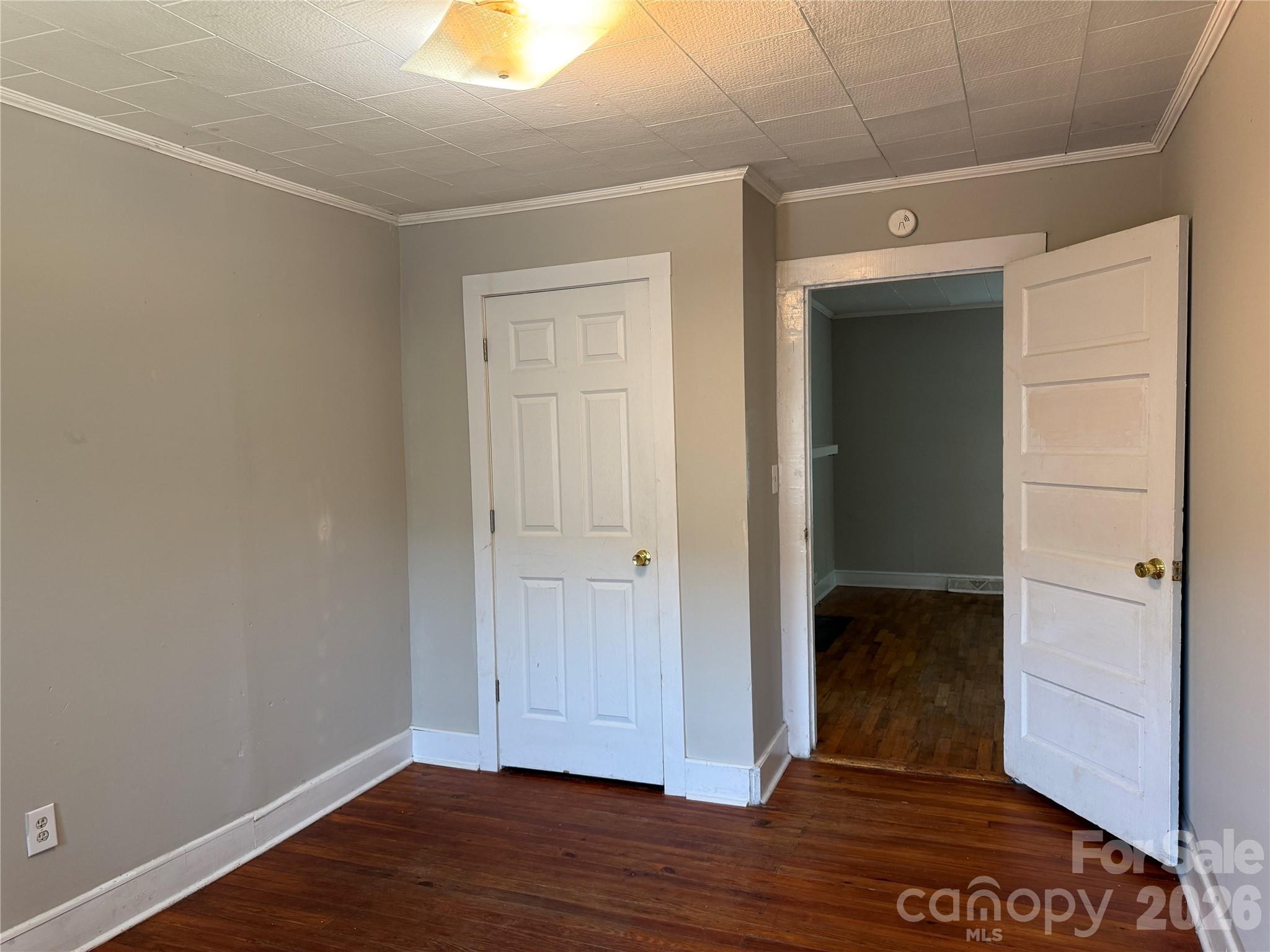 Single Family Residence at 514 S Avon Street, Gastonia, photo 4 of 13