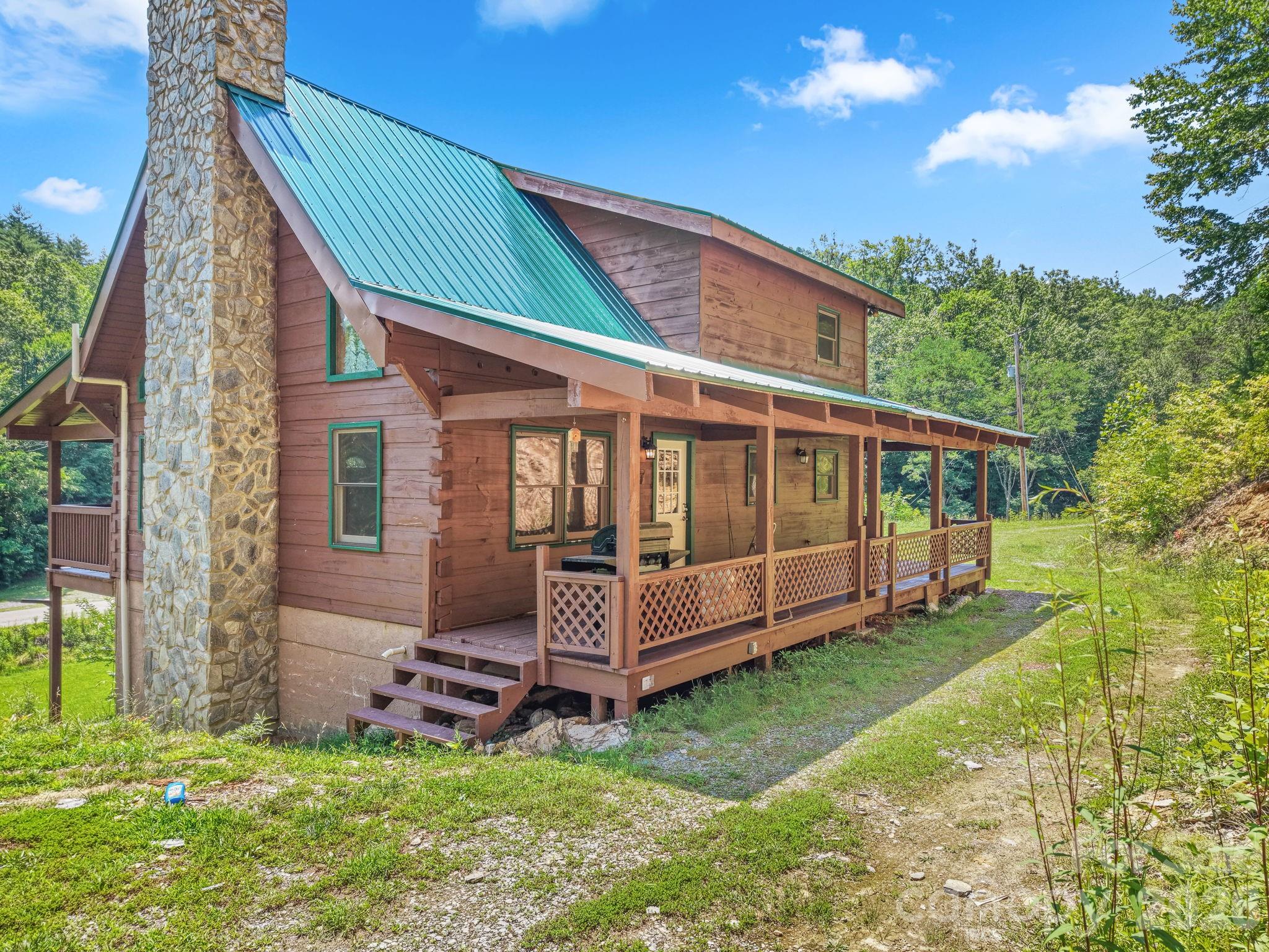 Single Family Residence at 2560 Round Hill Road, Bryson City, photo 3 of 48