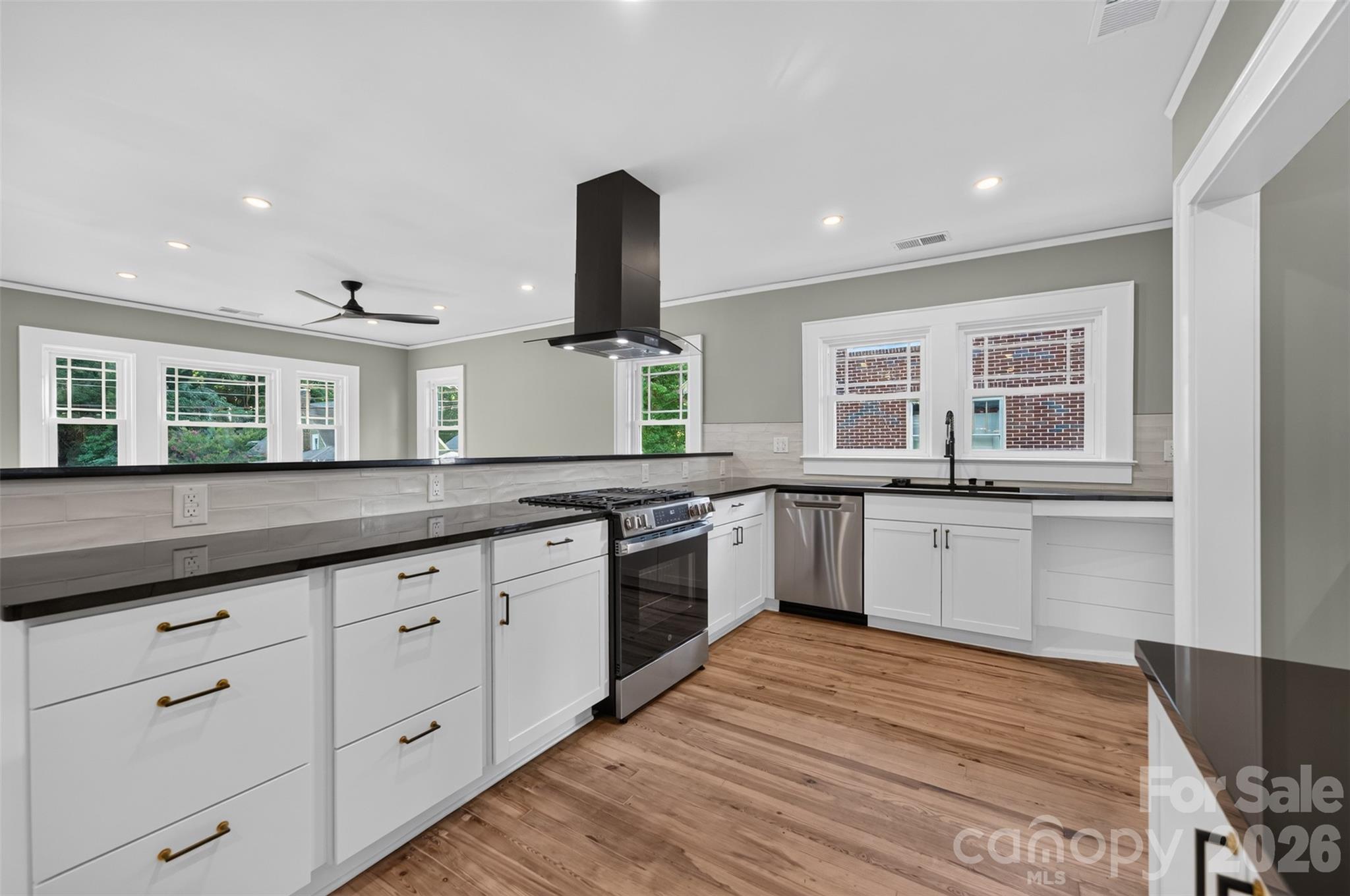 Single Family Residence at 217 Norwood Street SW, Lenoir, photo 7 of 48