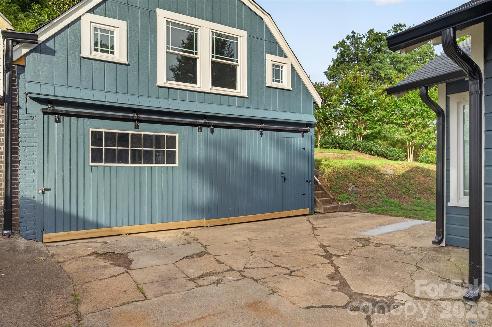 Detached garage - 217 Norwood Street SW, Lenoir