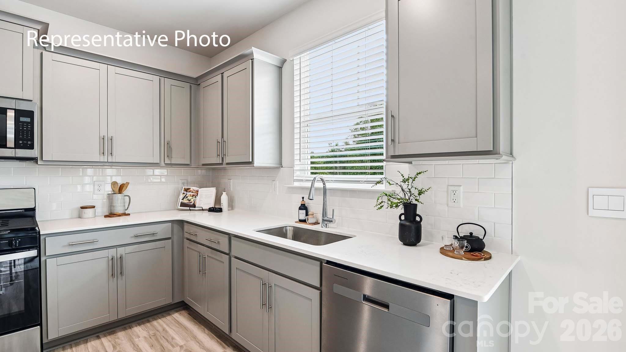 Single Family Residence at 134 Maple Valley Street, Statesville, photo 7 of 31