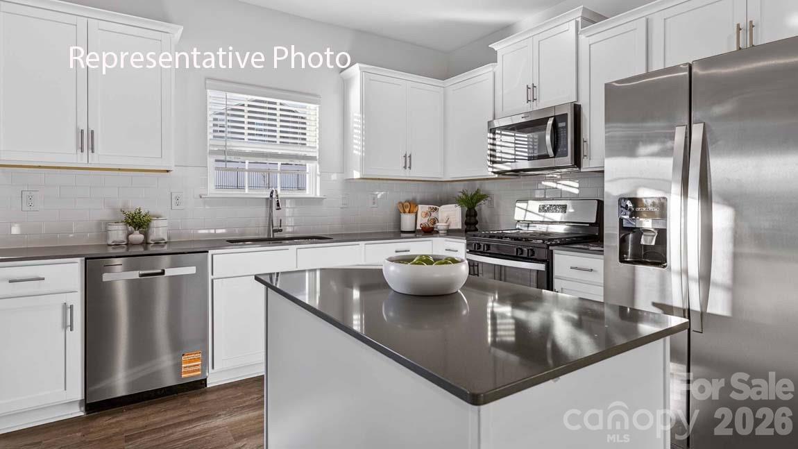 Single Family Residence at 126 Maple Valley Street, Statesville, photo 12 of 31