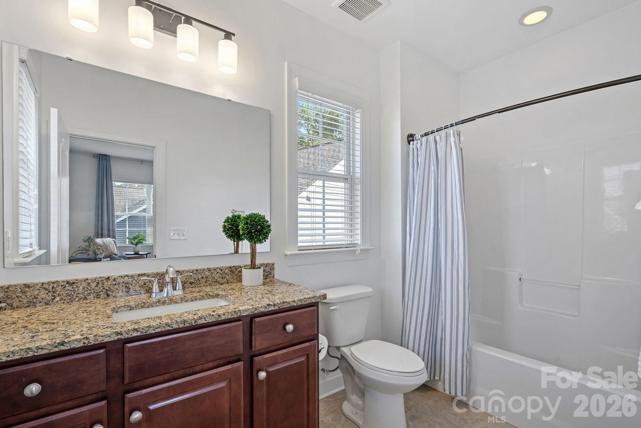 Ensuite bathroom 2 on upper level - 13147 Union Square Drive, Huntersville